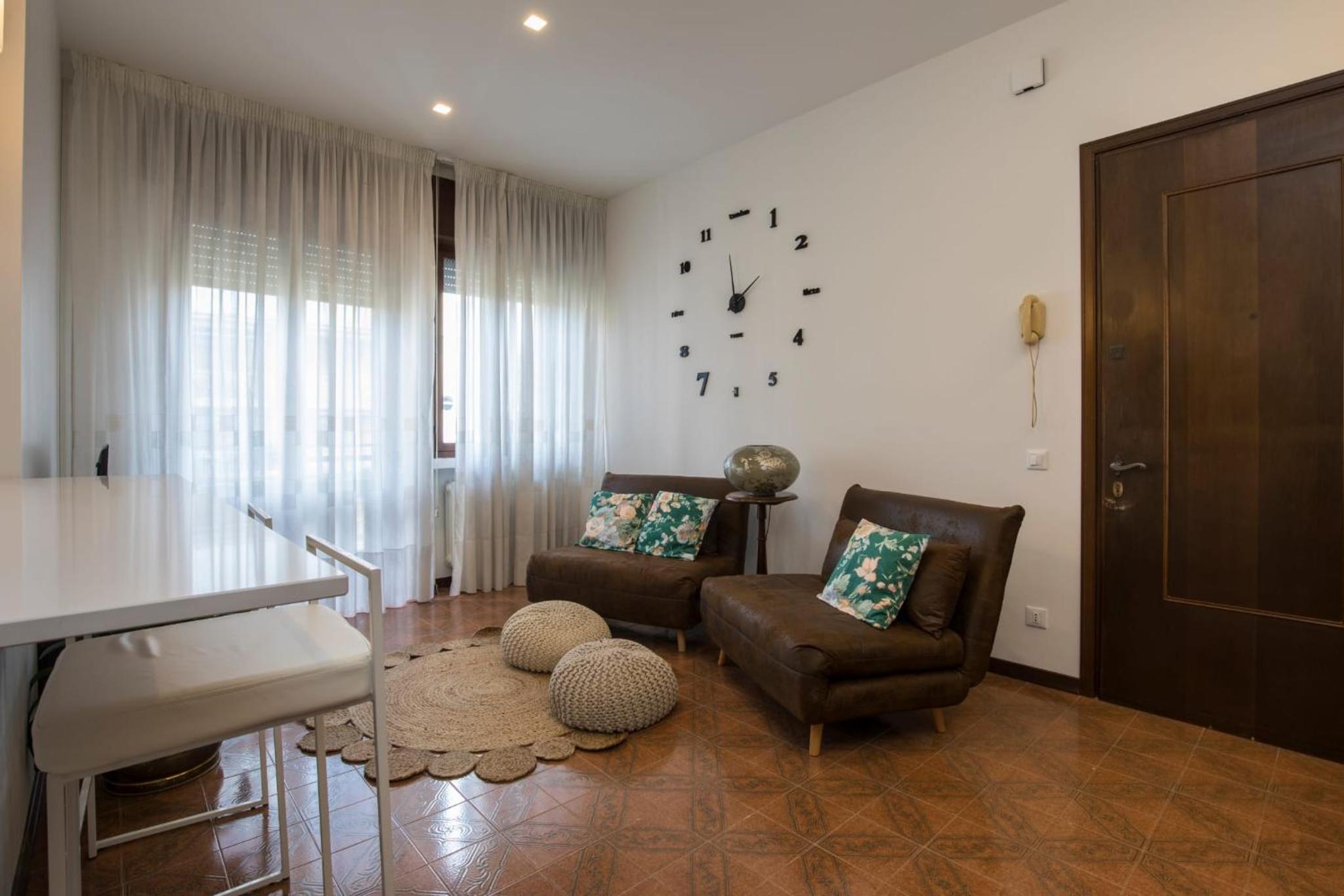 One-Bedroom Apartment - Photo 8