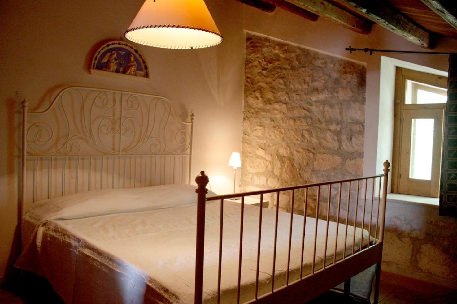 Standard Double Room - Photo 2