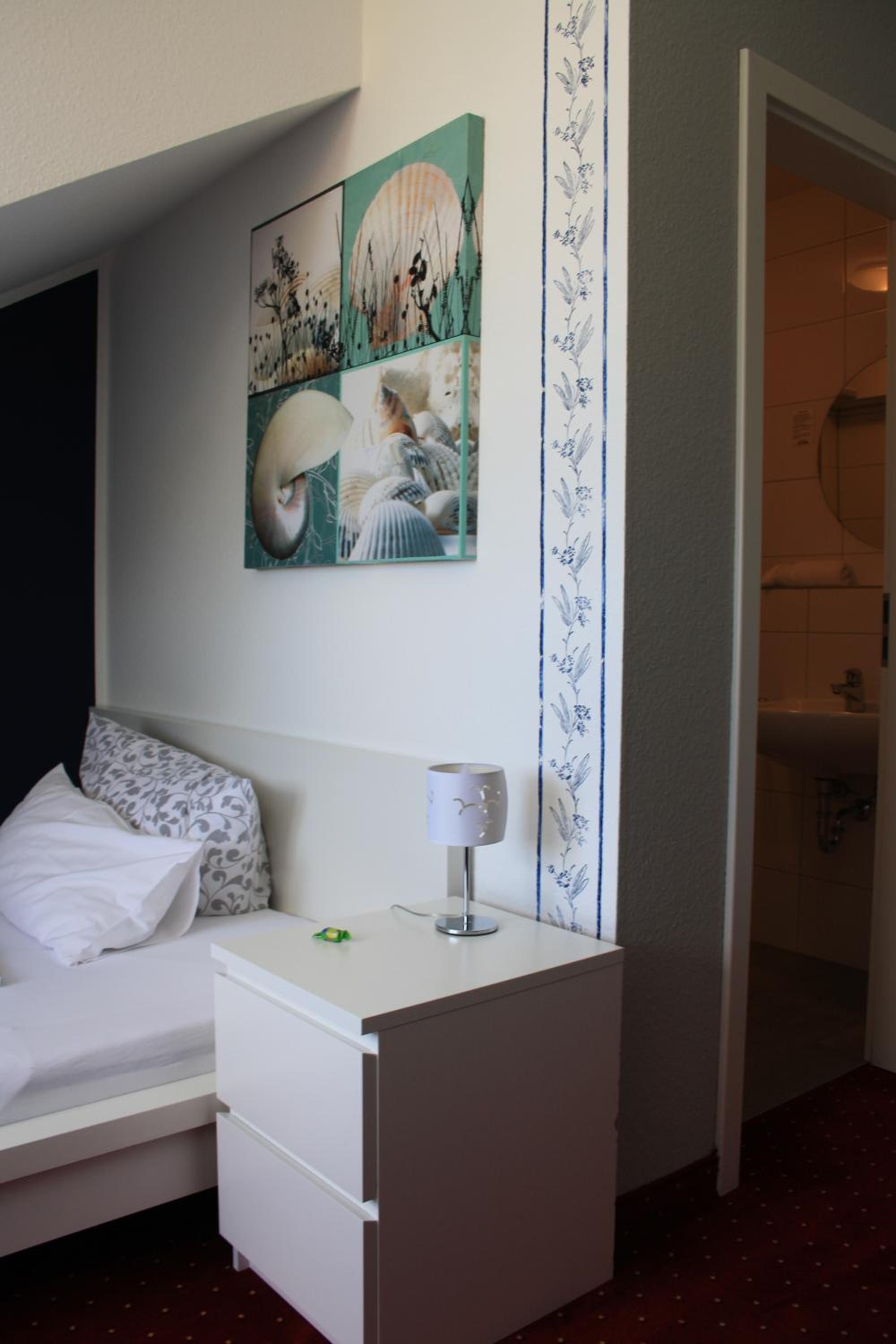 Single Room photo 1