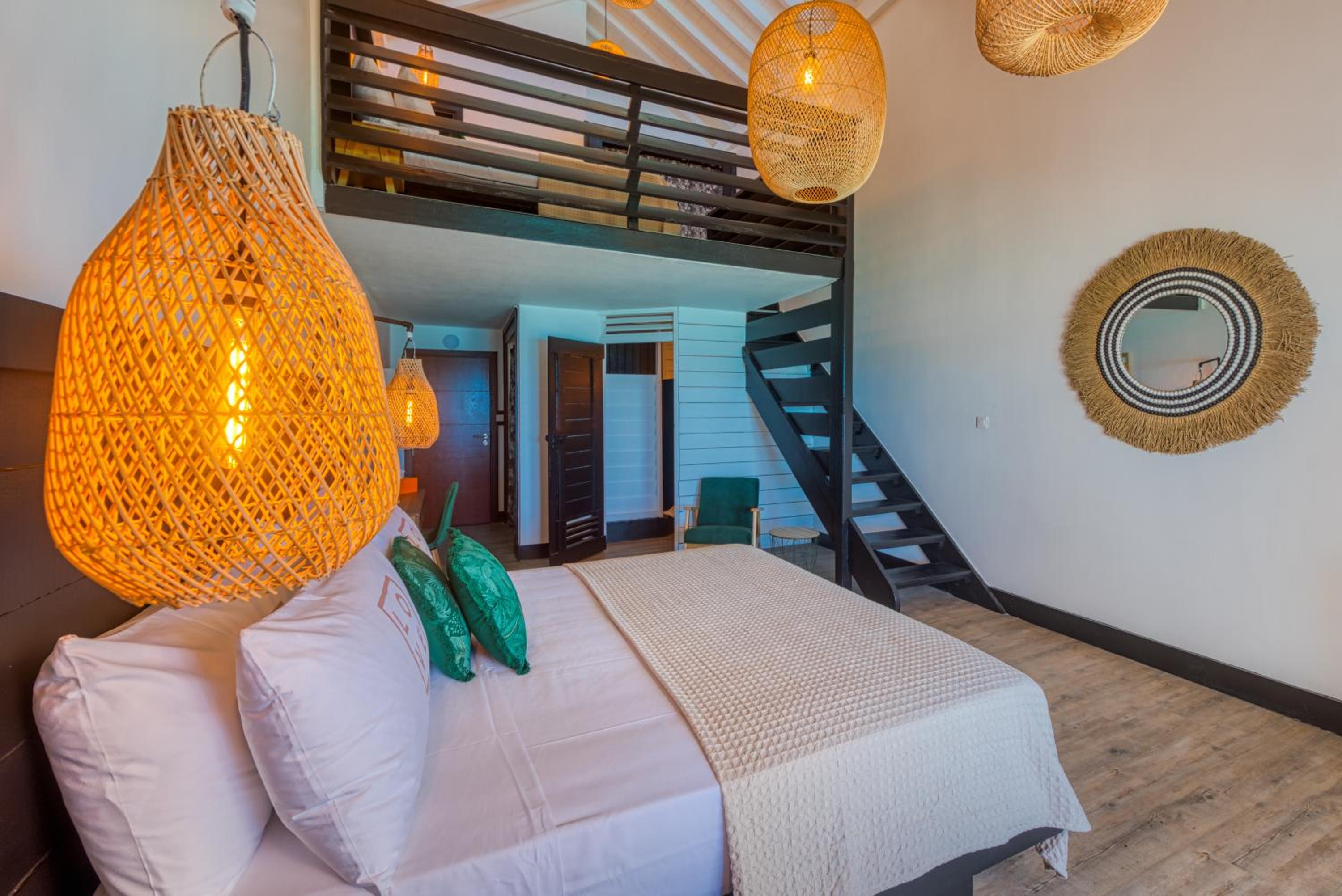 Deluxe Suite with Sea View