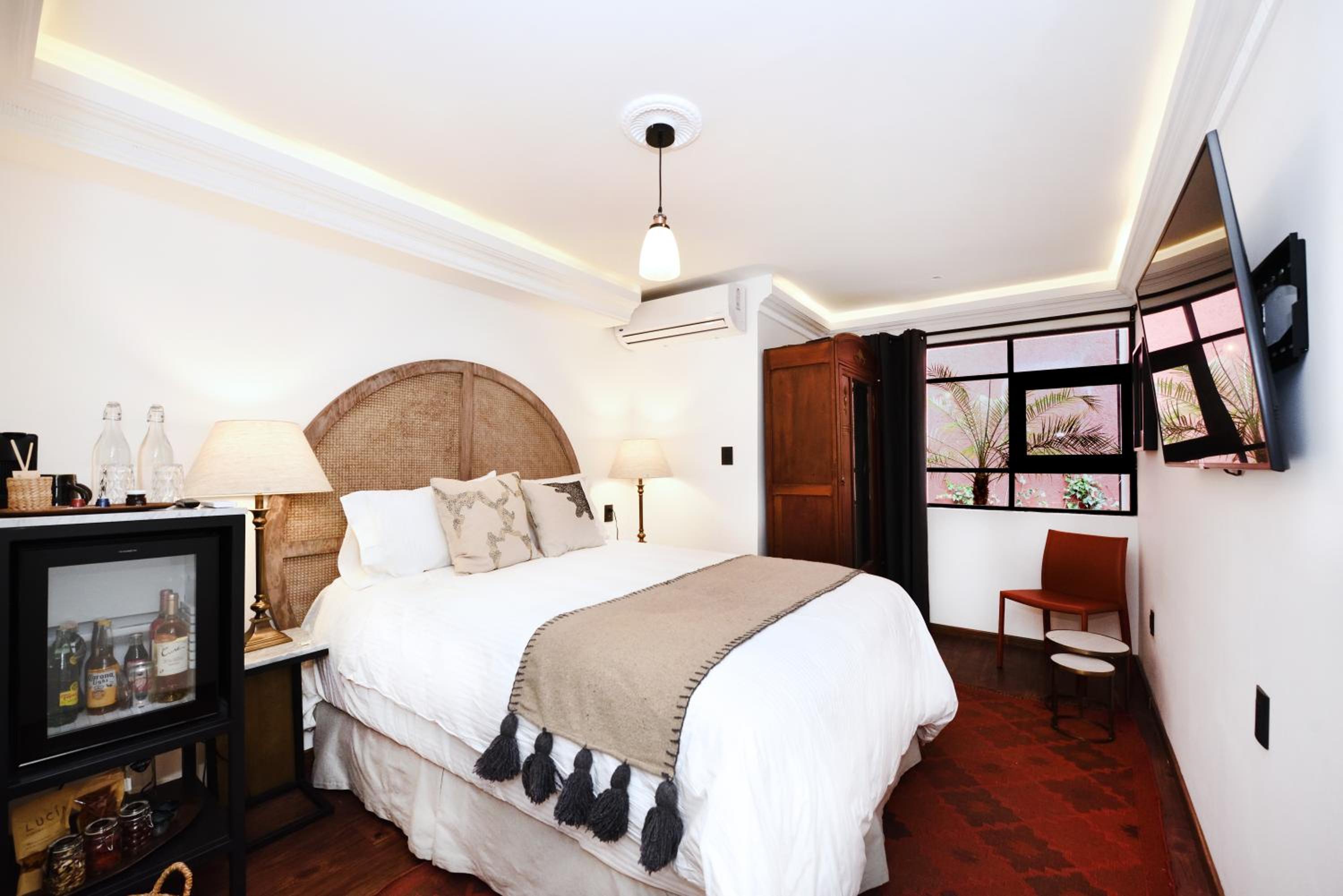 Standard Suite - Photo 39