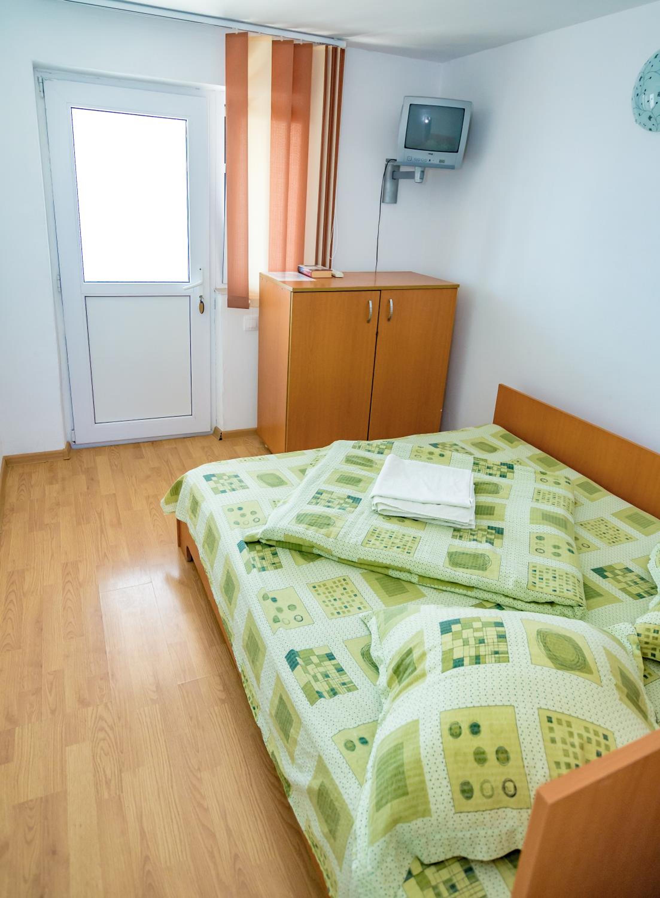 Economy Double Room photo 2