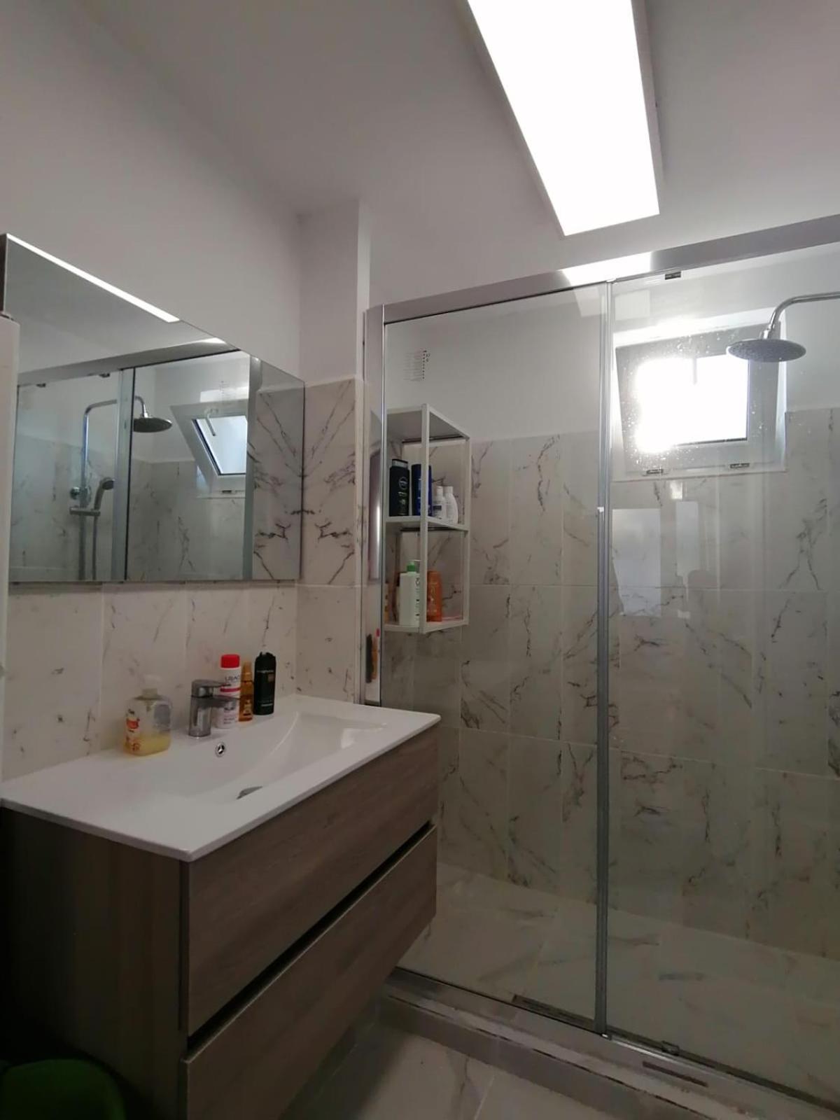 Double Room with Shared Bathroom photo 3
