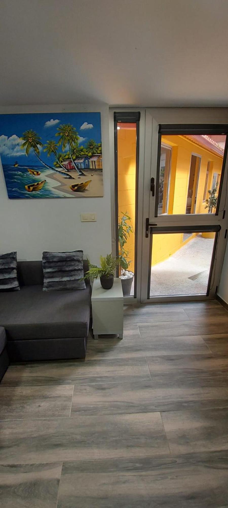 Studio Apartment - Photo 18