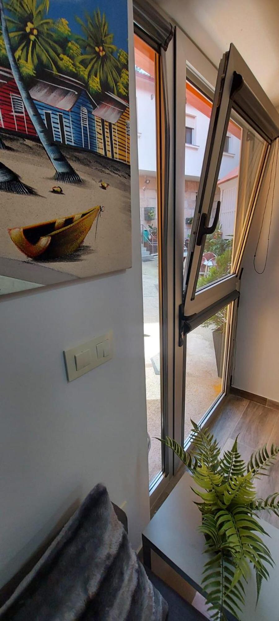 Studio Apartment - Photo 15