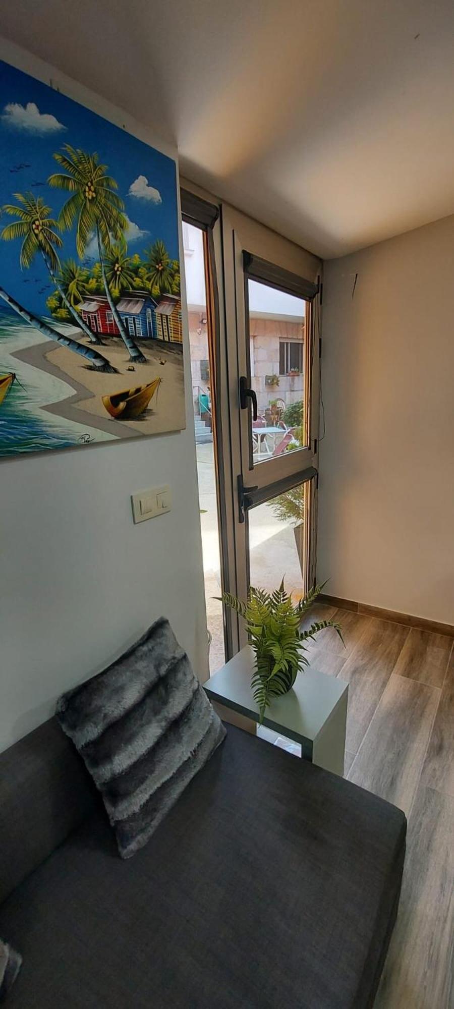 Studio Apartment - Photo 13