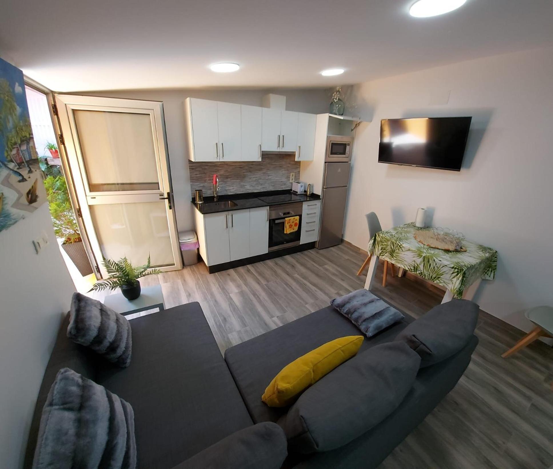 Studio Apartment - Photo 12
