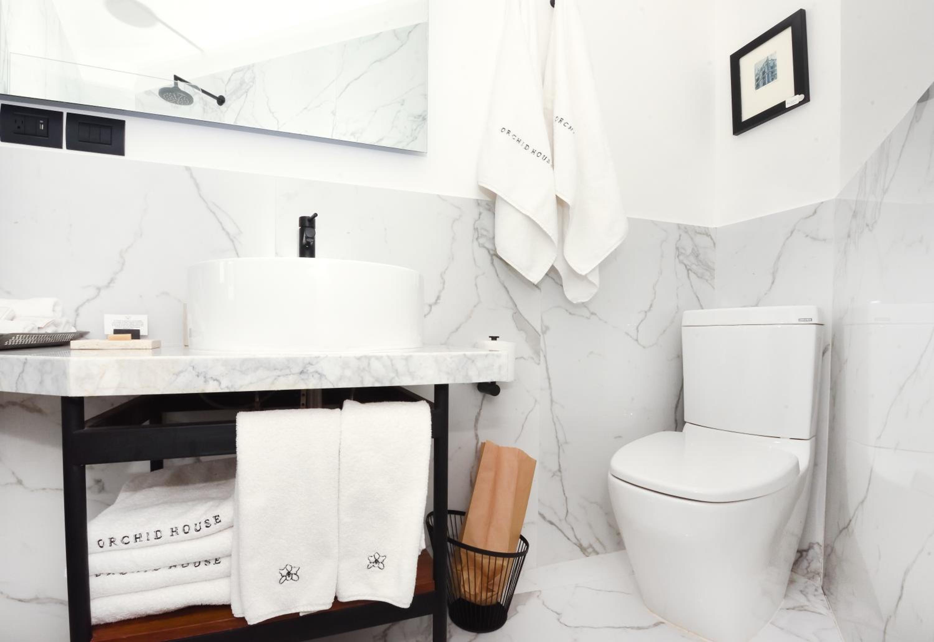 Standard Suite - Photo 60