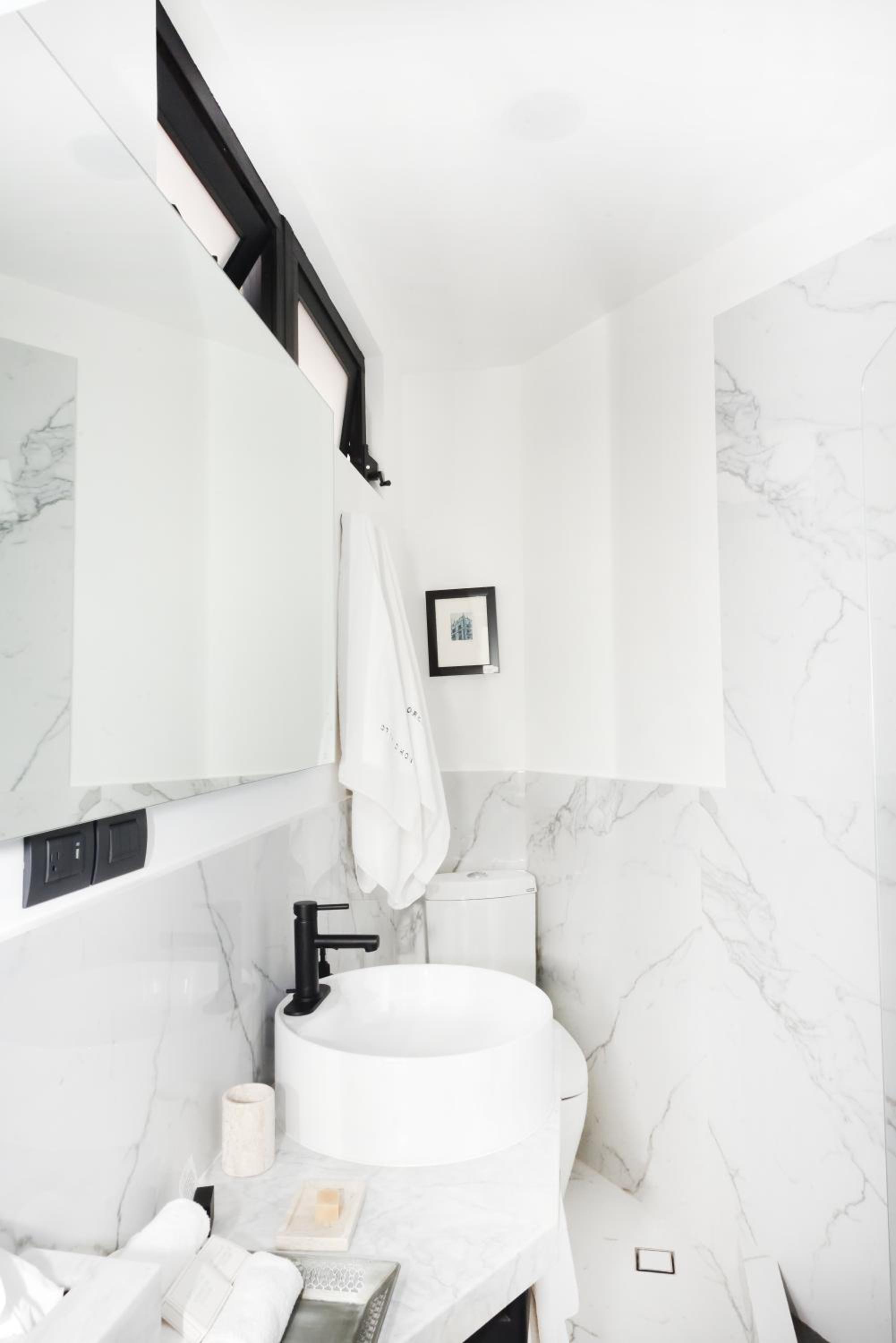Standard Suite - Photo 2