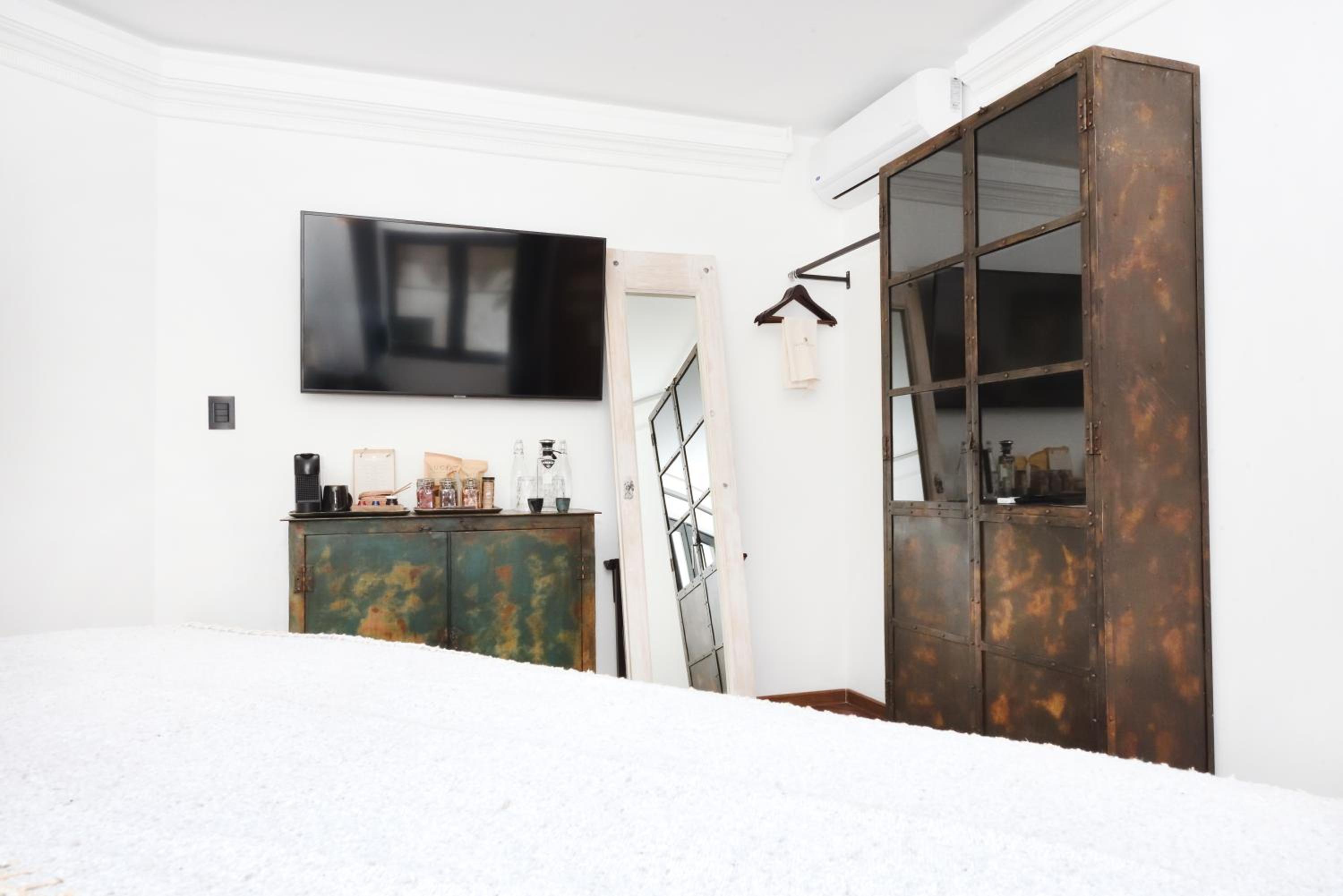 Standard Suite - Photo 66