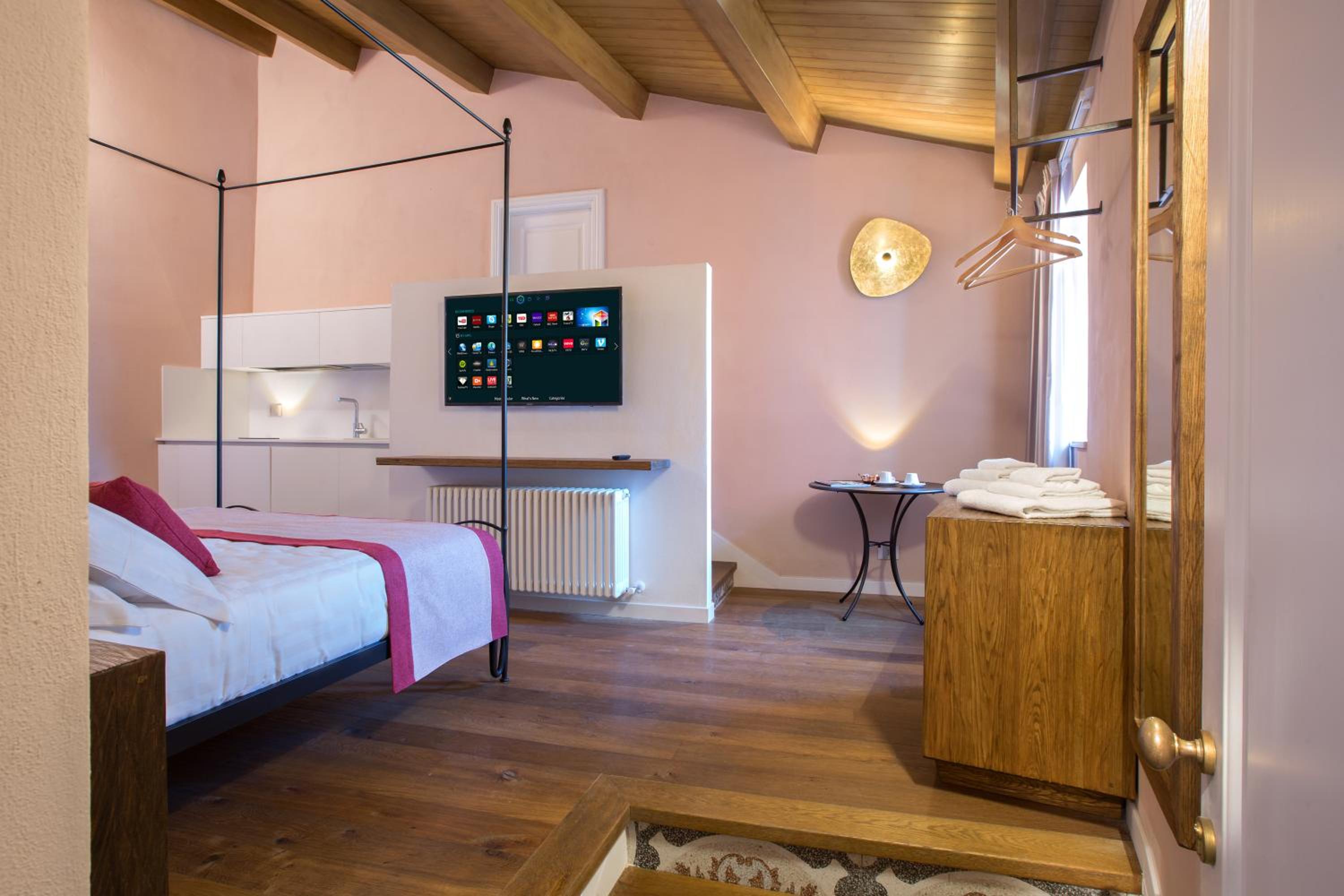 Luxury Triple Room photo 2