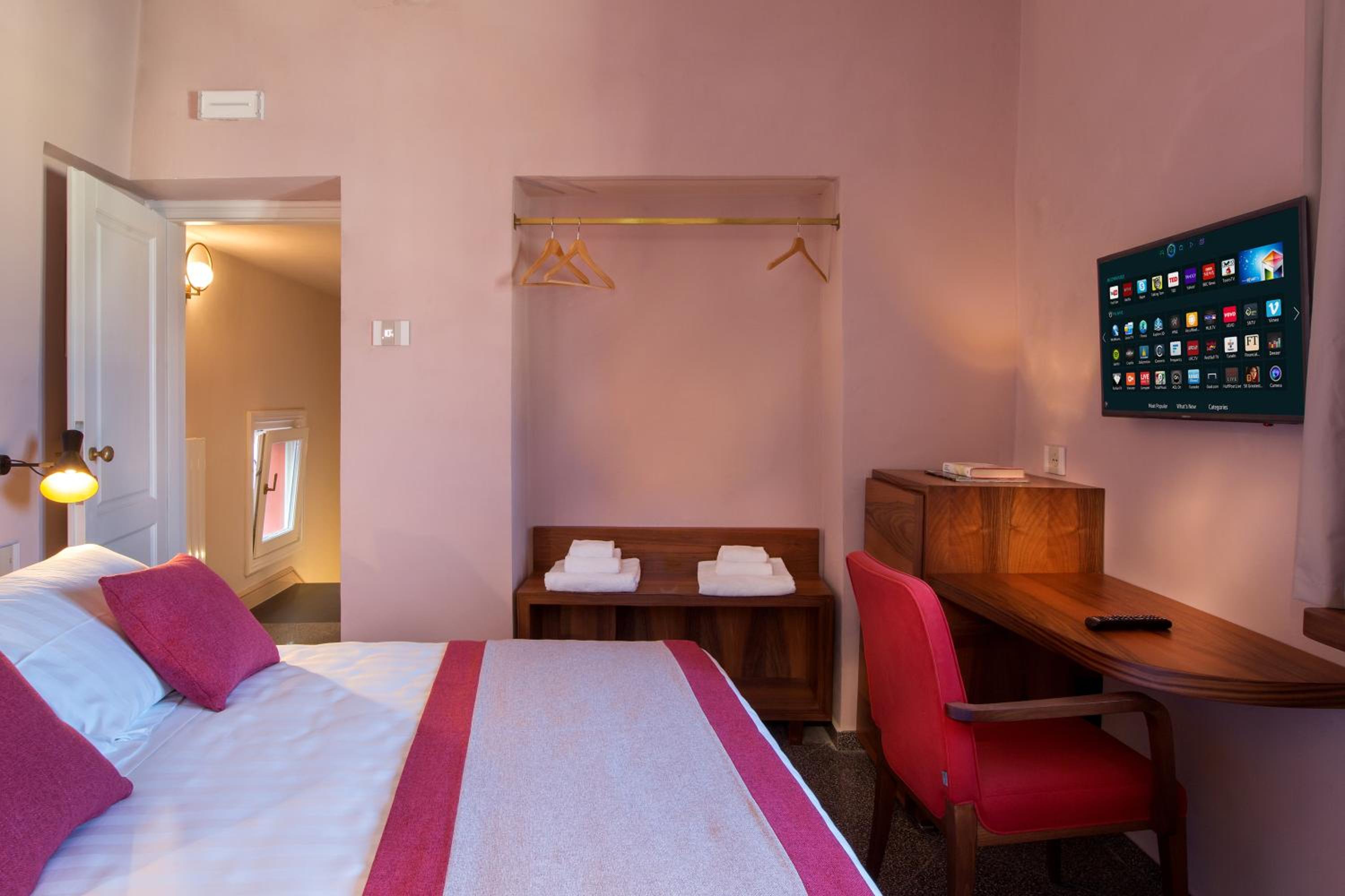 Double Room - Photo 3