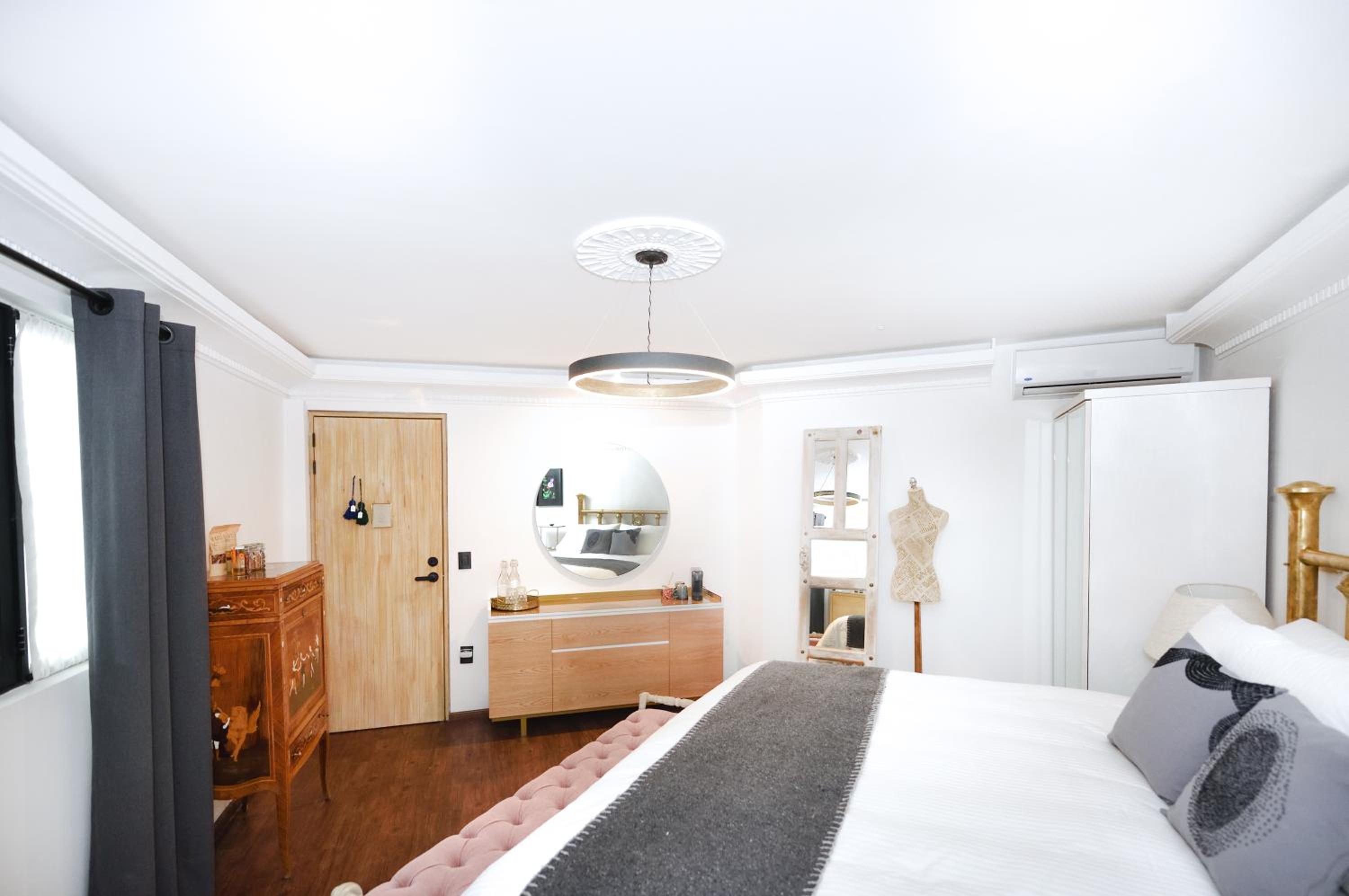 Superior Suite - Photo 31