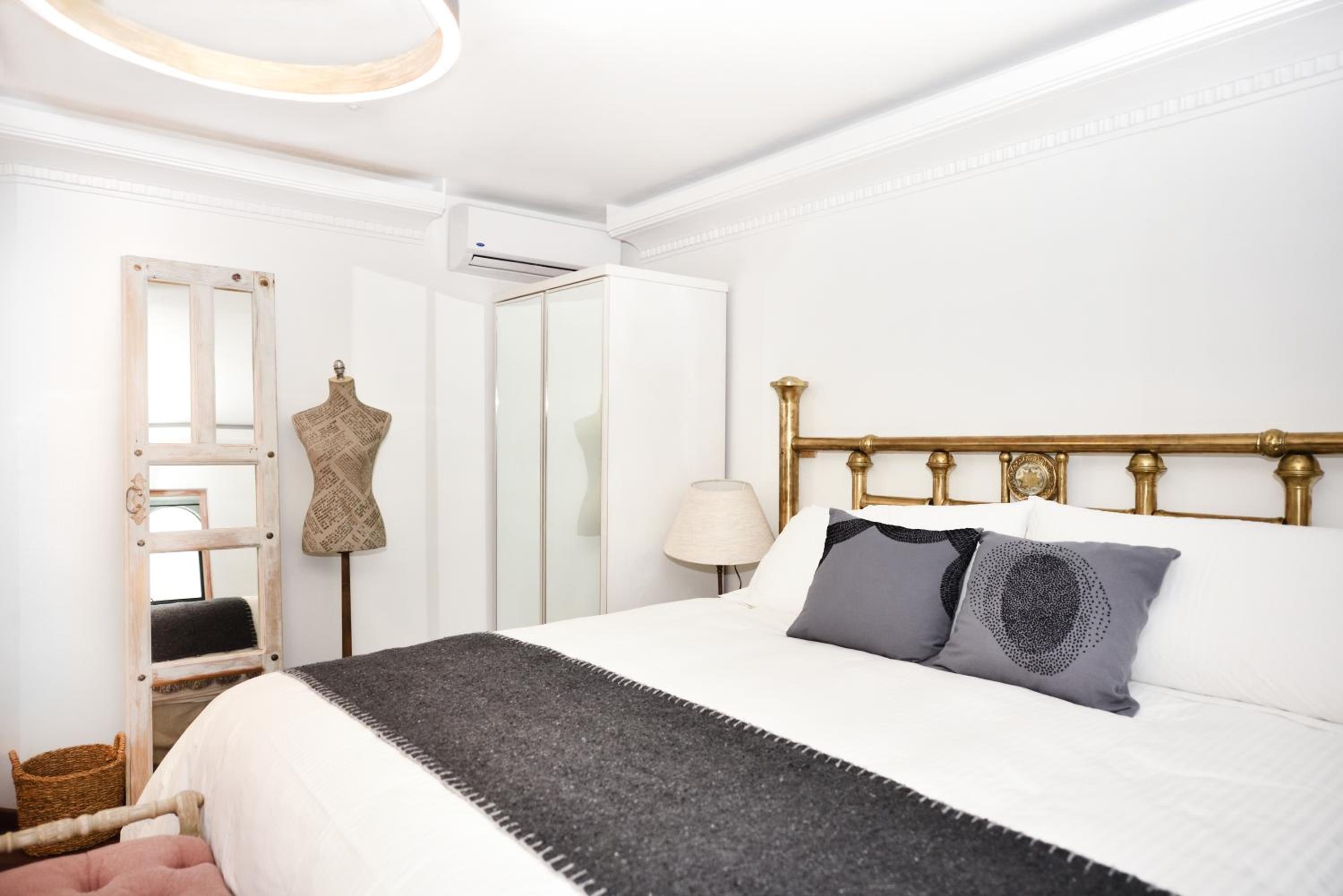 Superior Suite - Photo 34