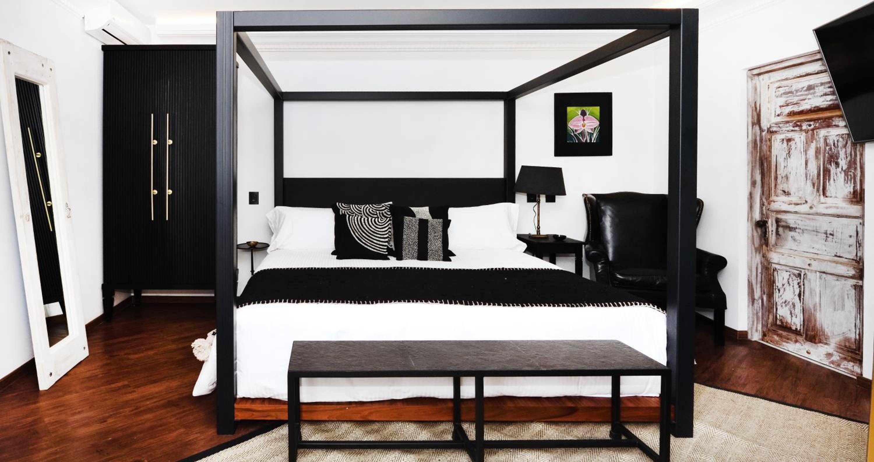 Superior Suite - Photo 42
