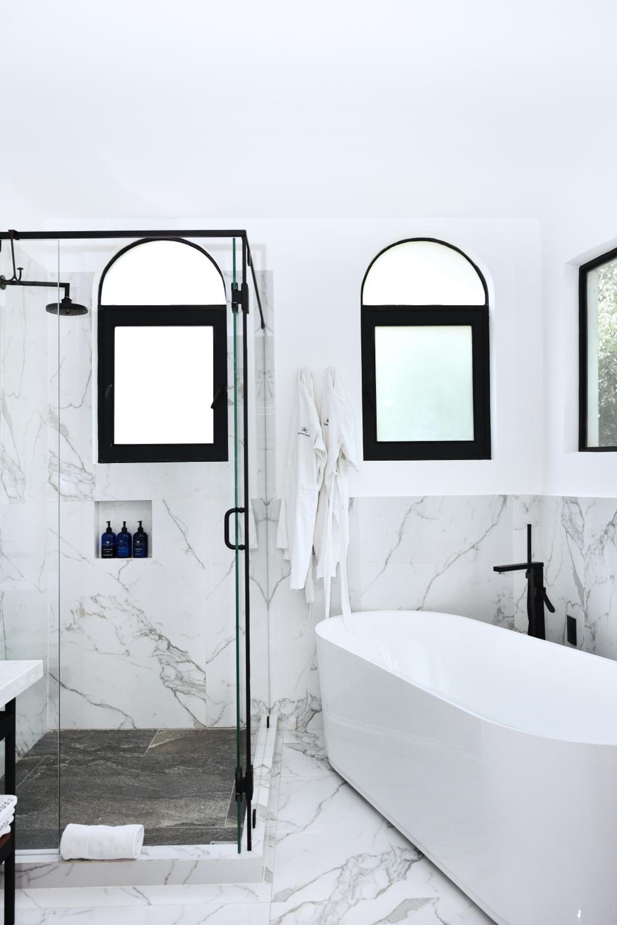 Superior Suite - Photo 3