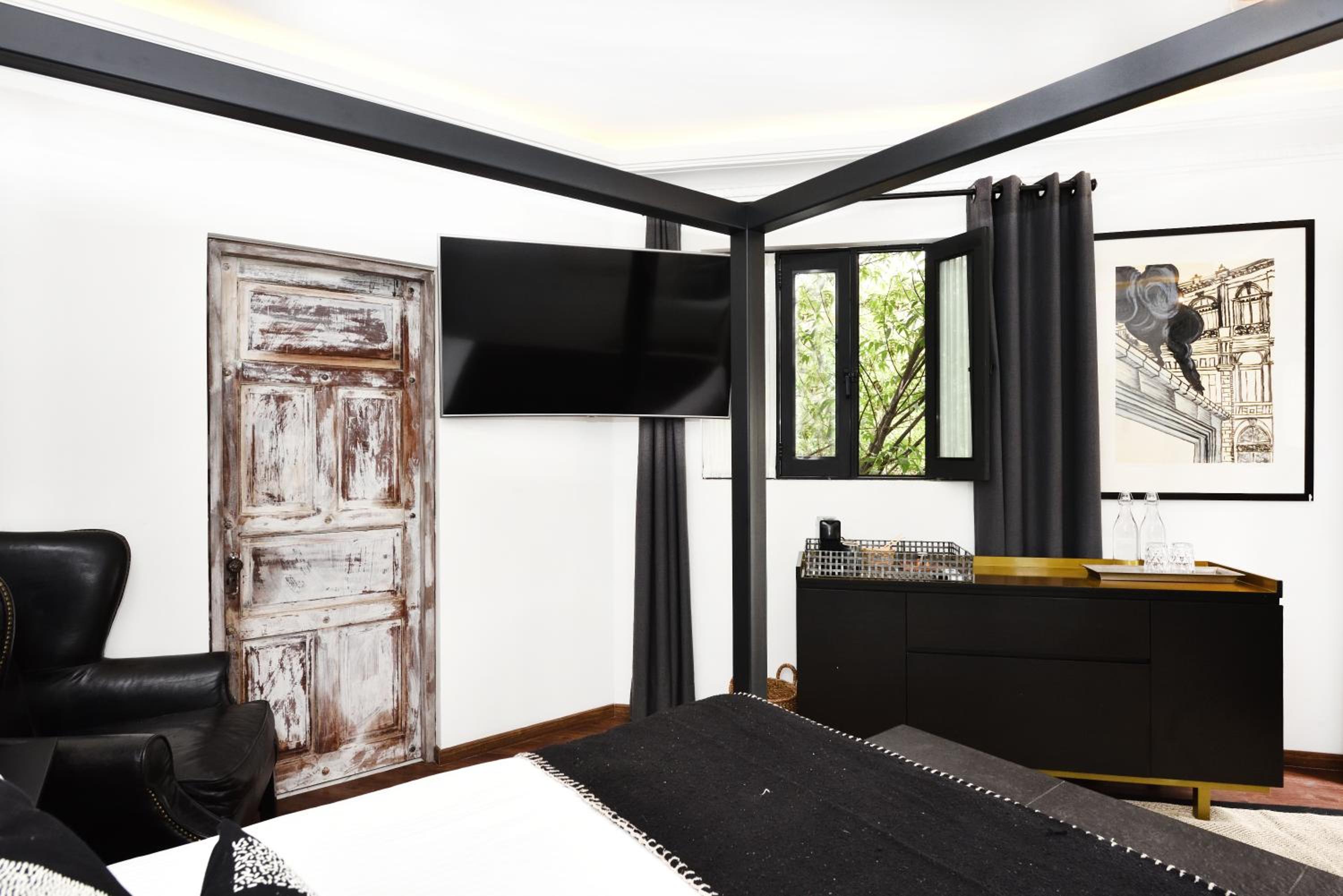 Superior Suite - Photo 44