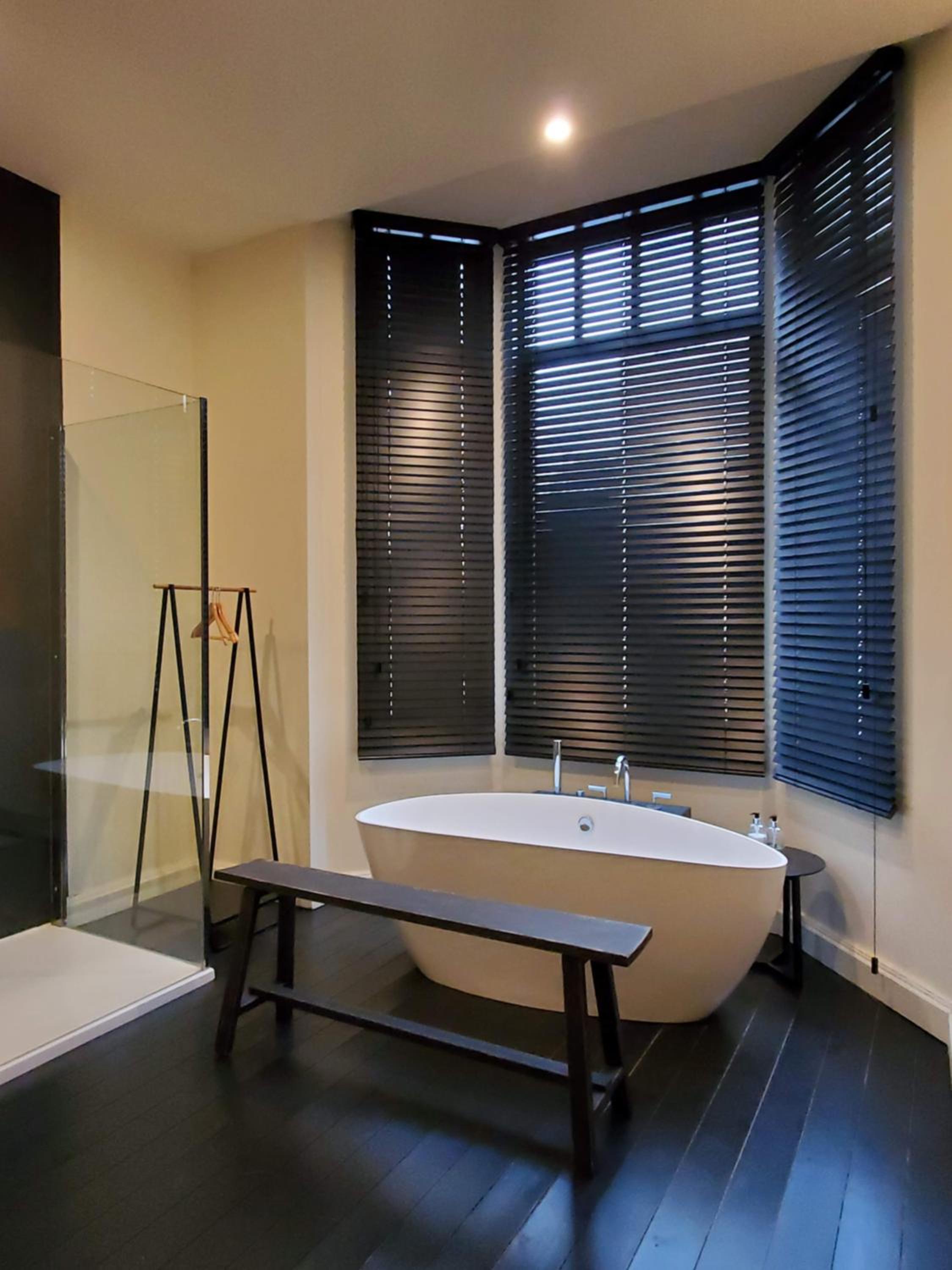 Deluxe Double Room with Private Bathroom photo 3