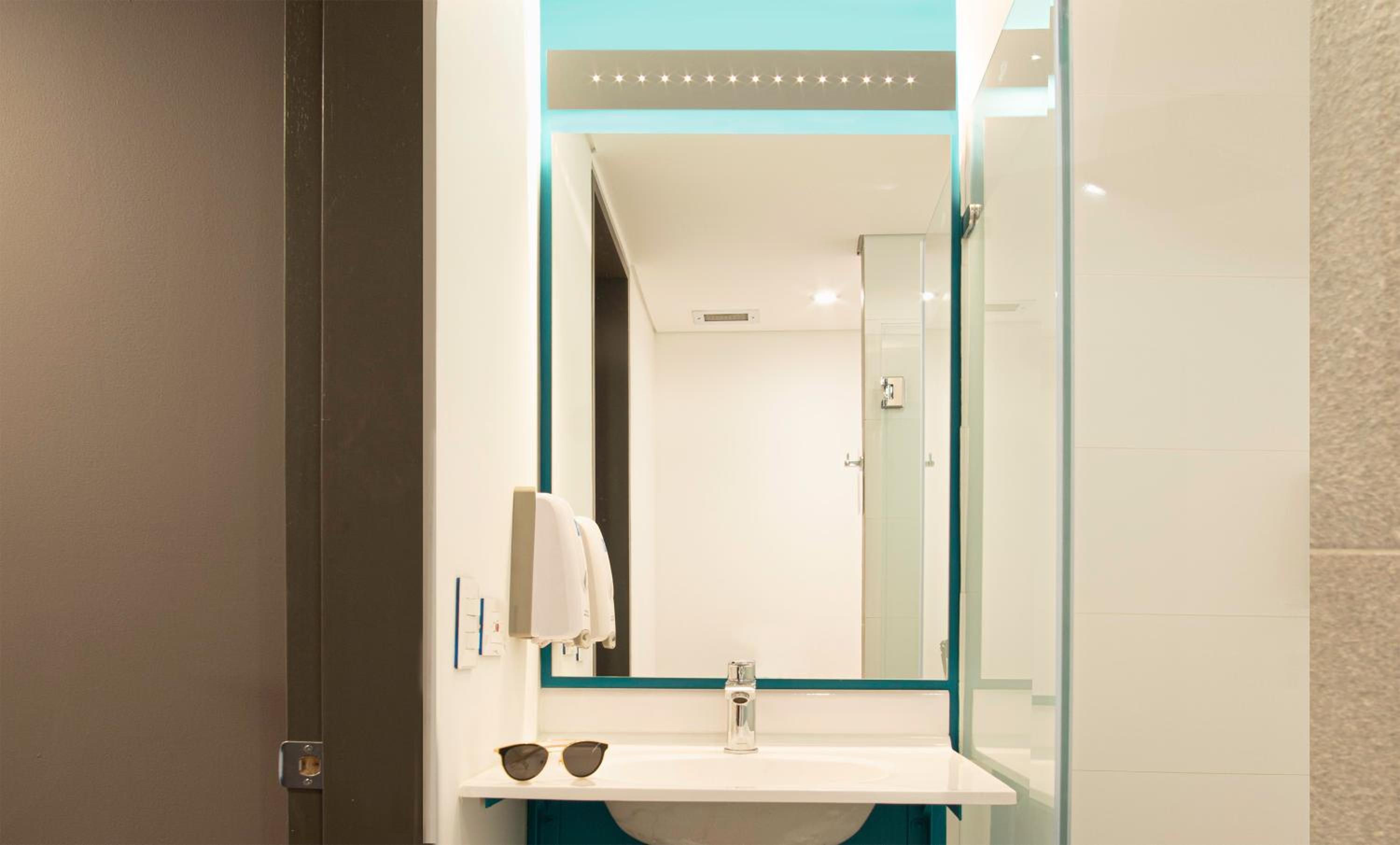 Standard Double Room - Photo 3