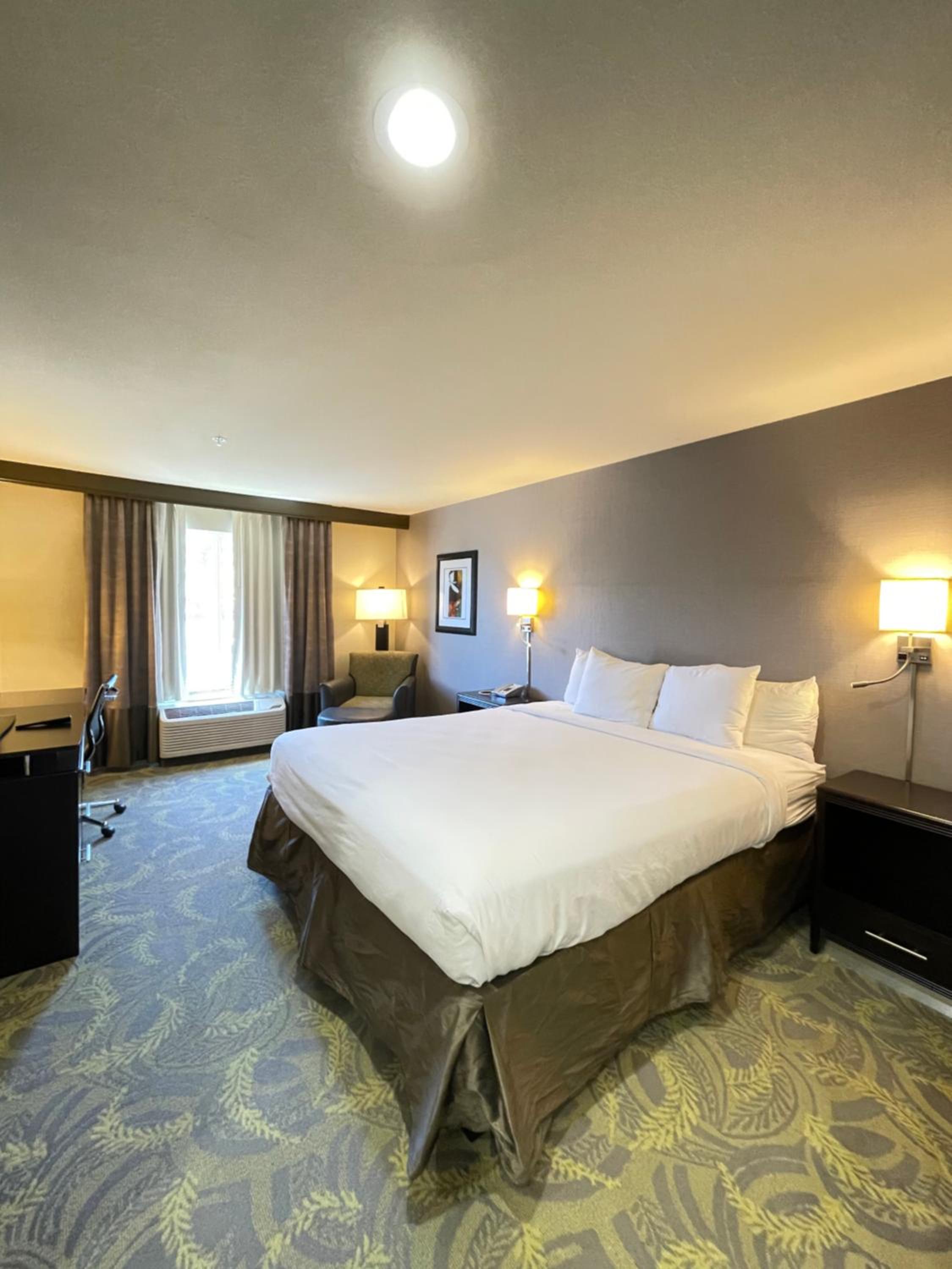 Standard King Room - Photo 1