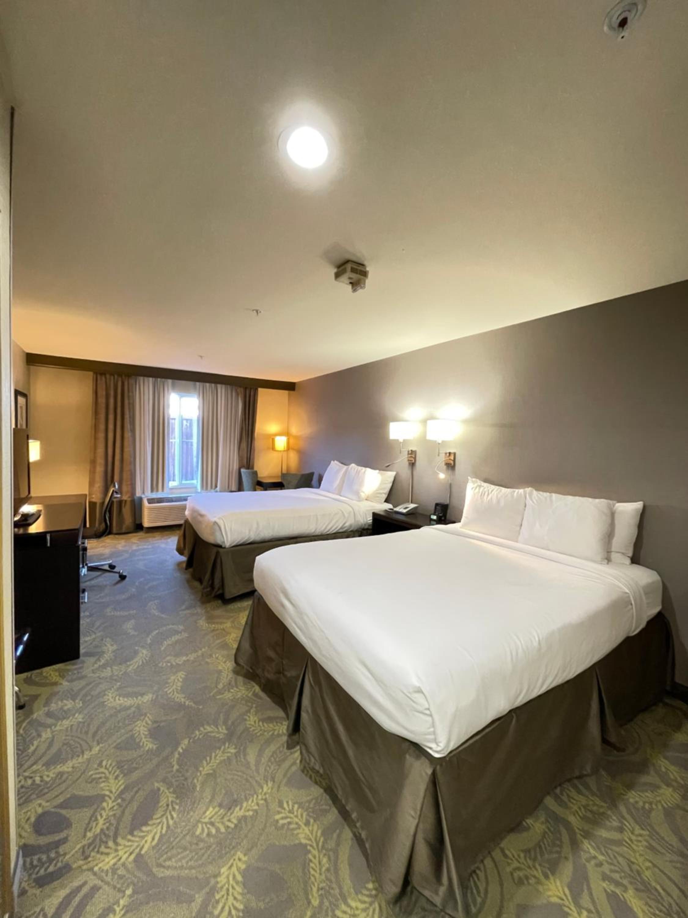 Queen Room with Two Queen Beds - Photo 1