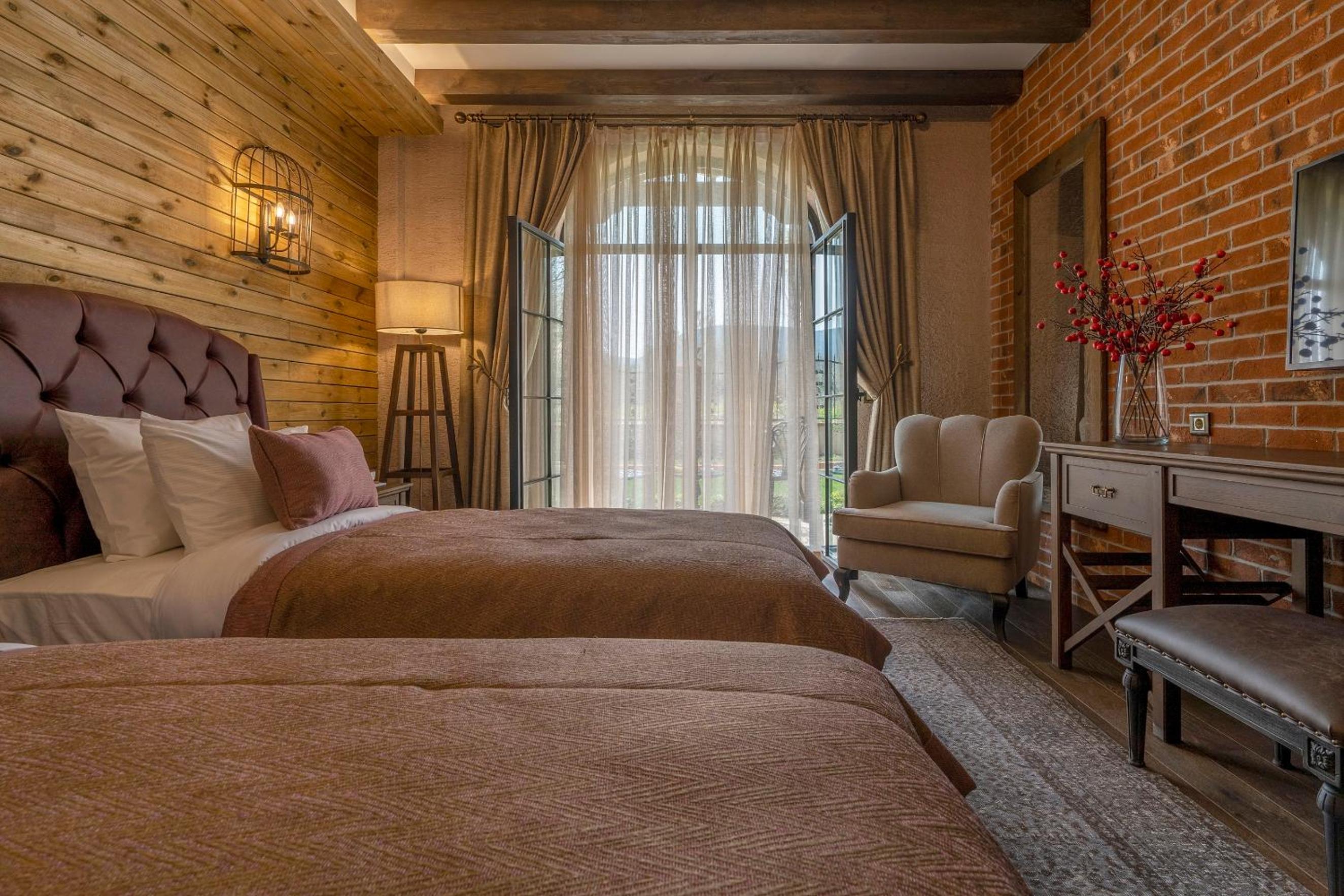 Deluxe Double Room - Photo 10