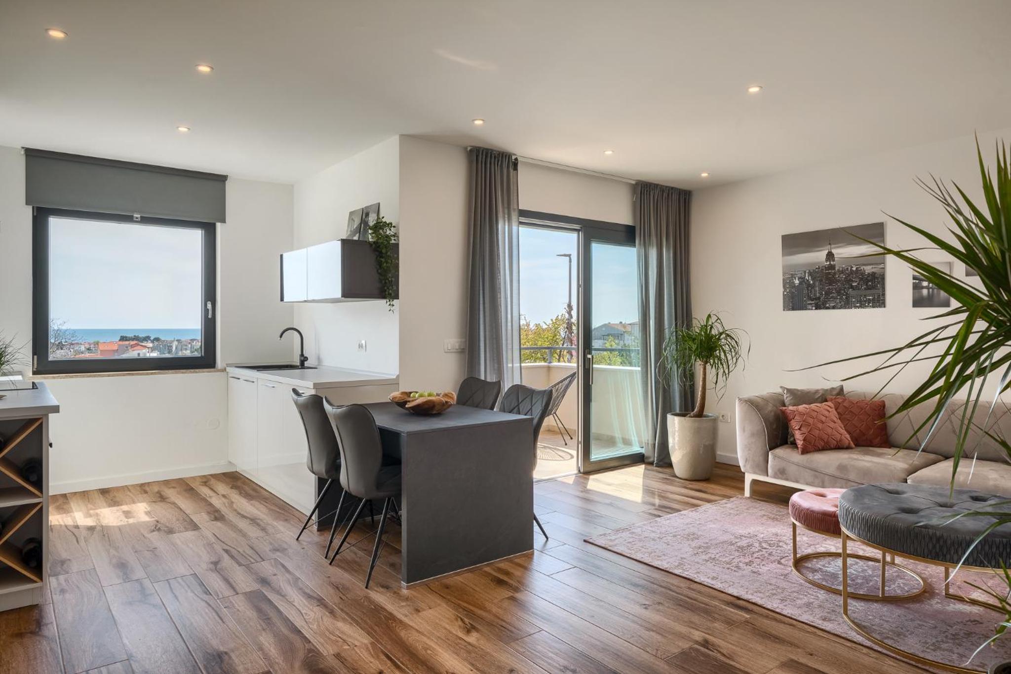 Deluxe Apartment with Terrace and Sea View photo 3