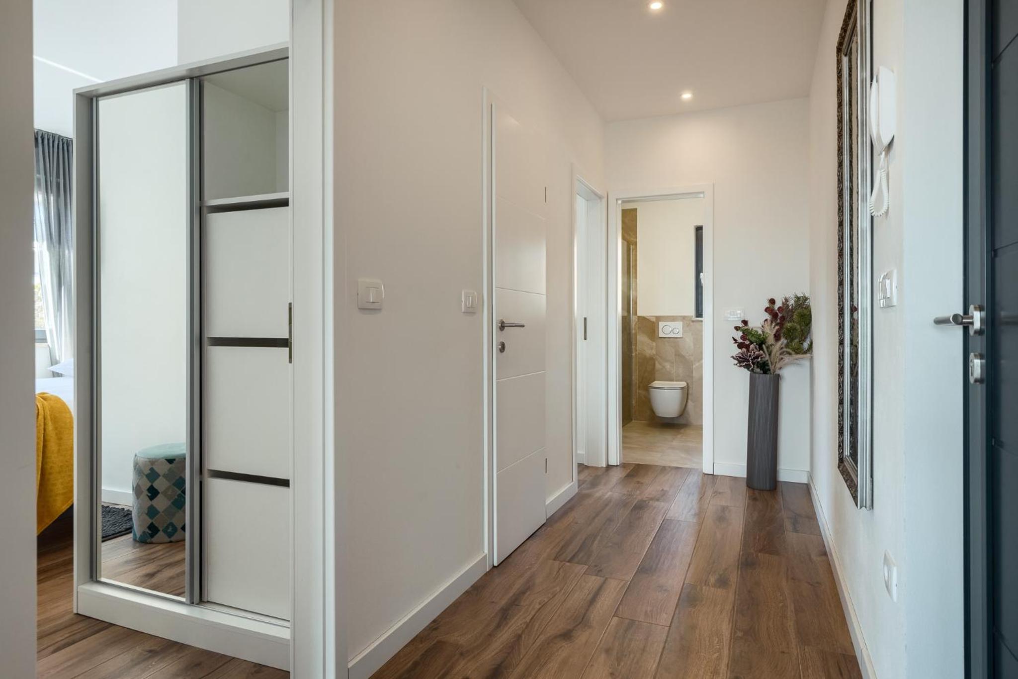 Deluxe Apartment with Terrace and Sea View photo 2