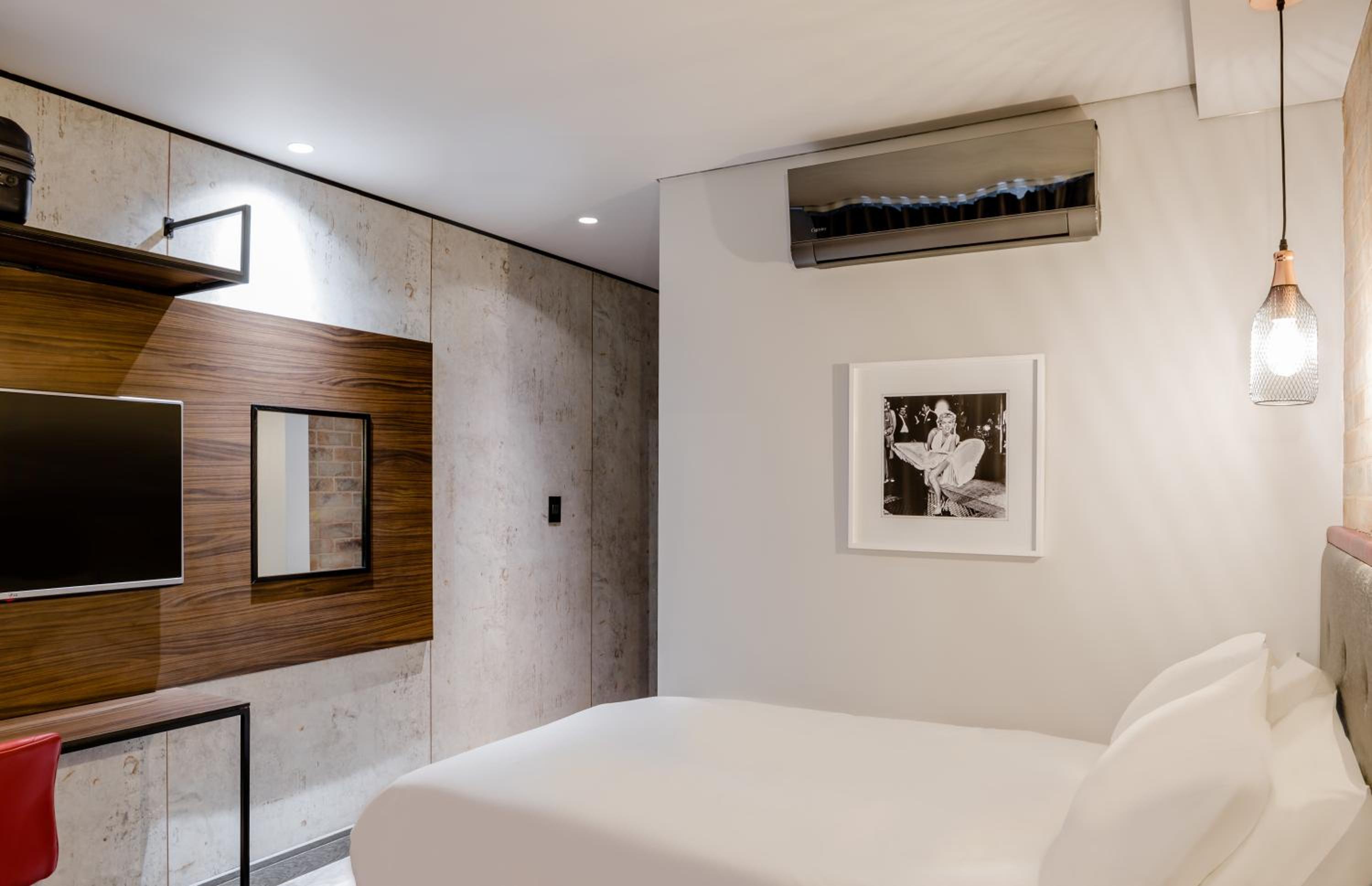 Double or Twin Room photo 3