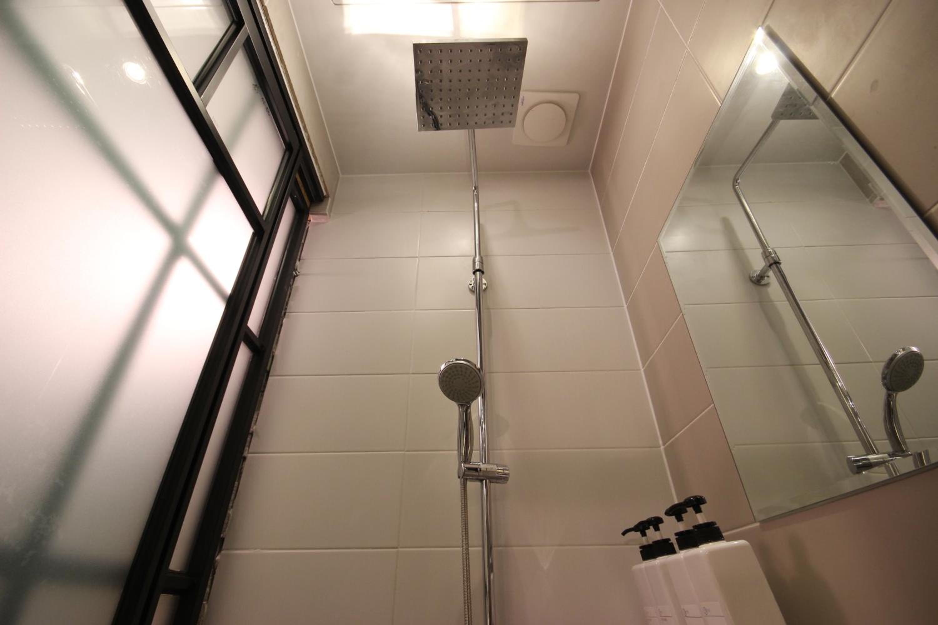 Standard Double Room - Photo 7