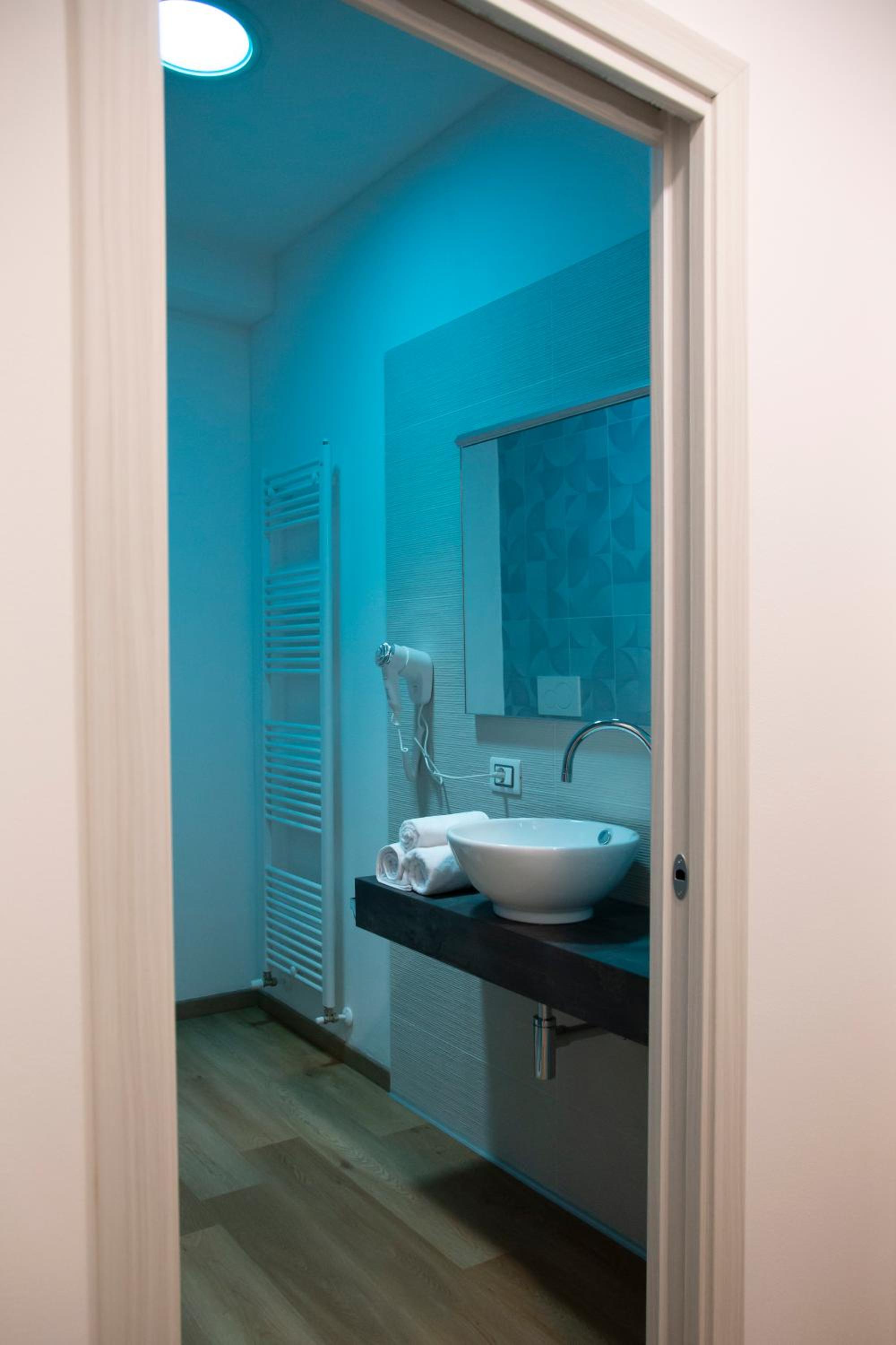 Double or Twin Room with Private Bathroom photo 2