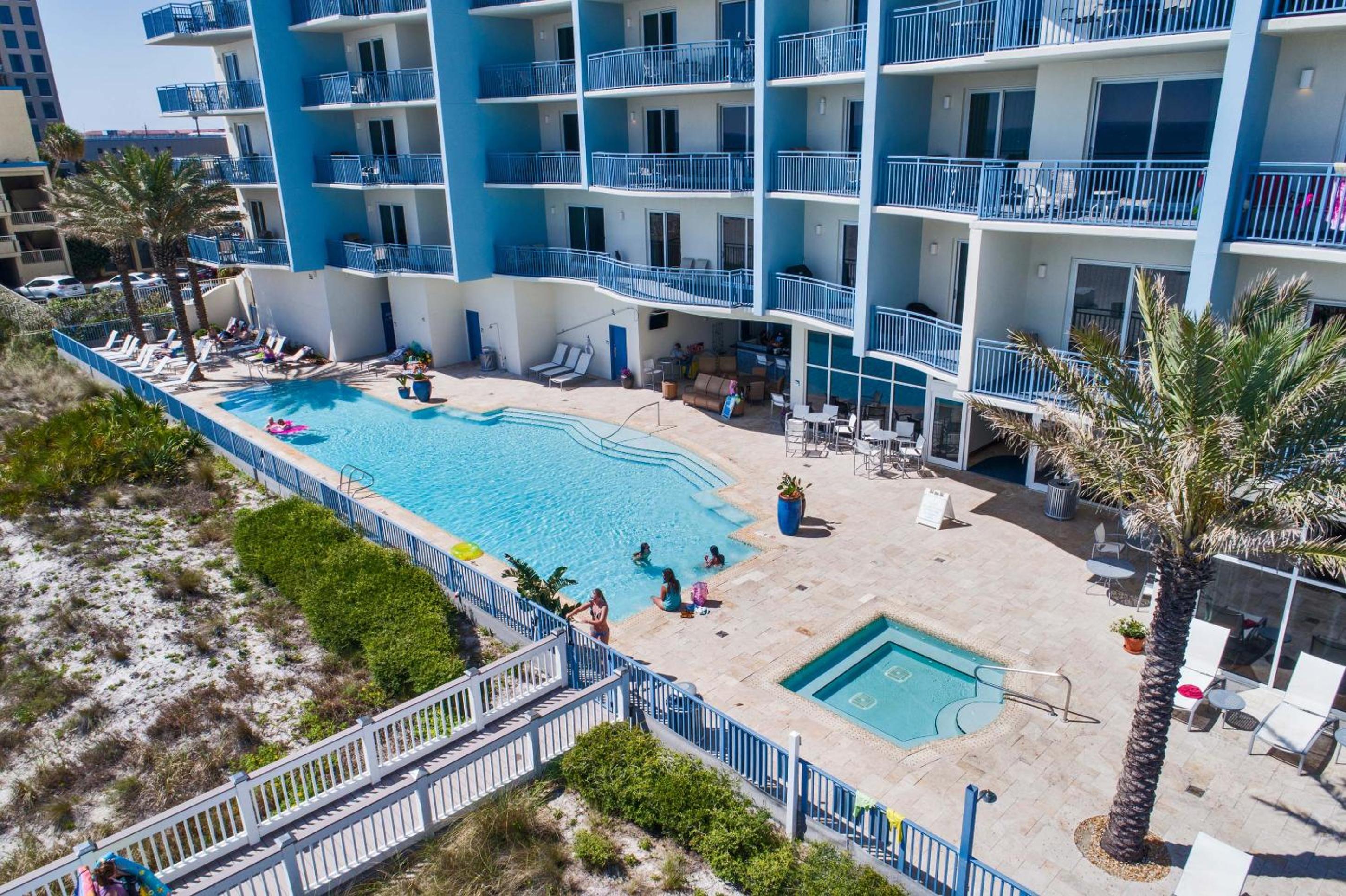 Three-Bedroom Apartment with Ocean View photo 2