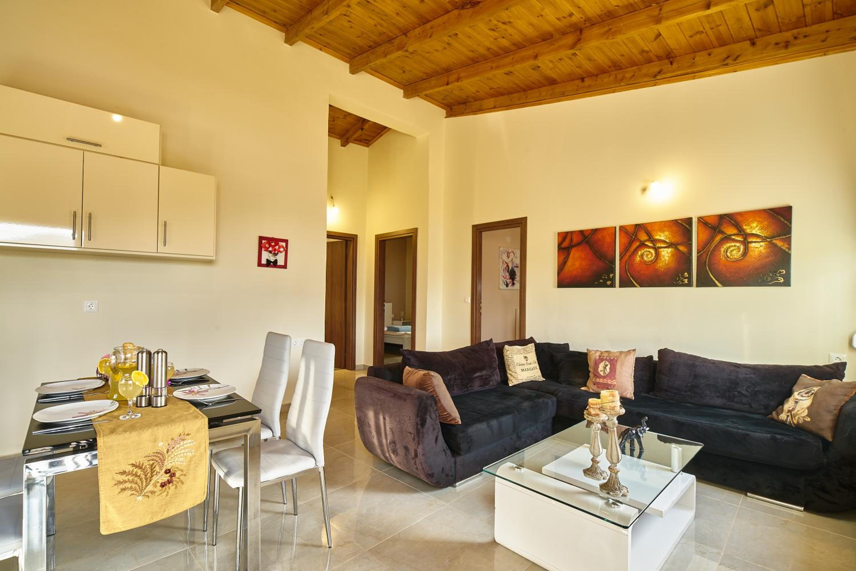 Three-Bedroom Villa photo 2