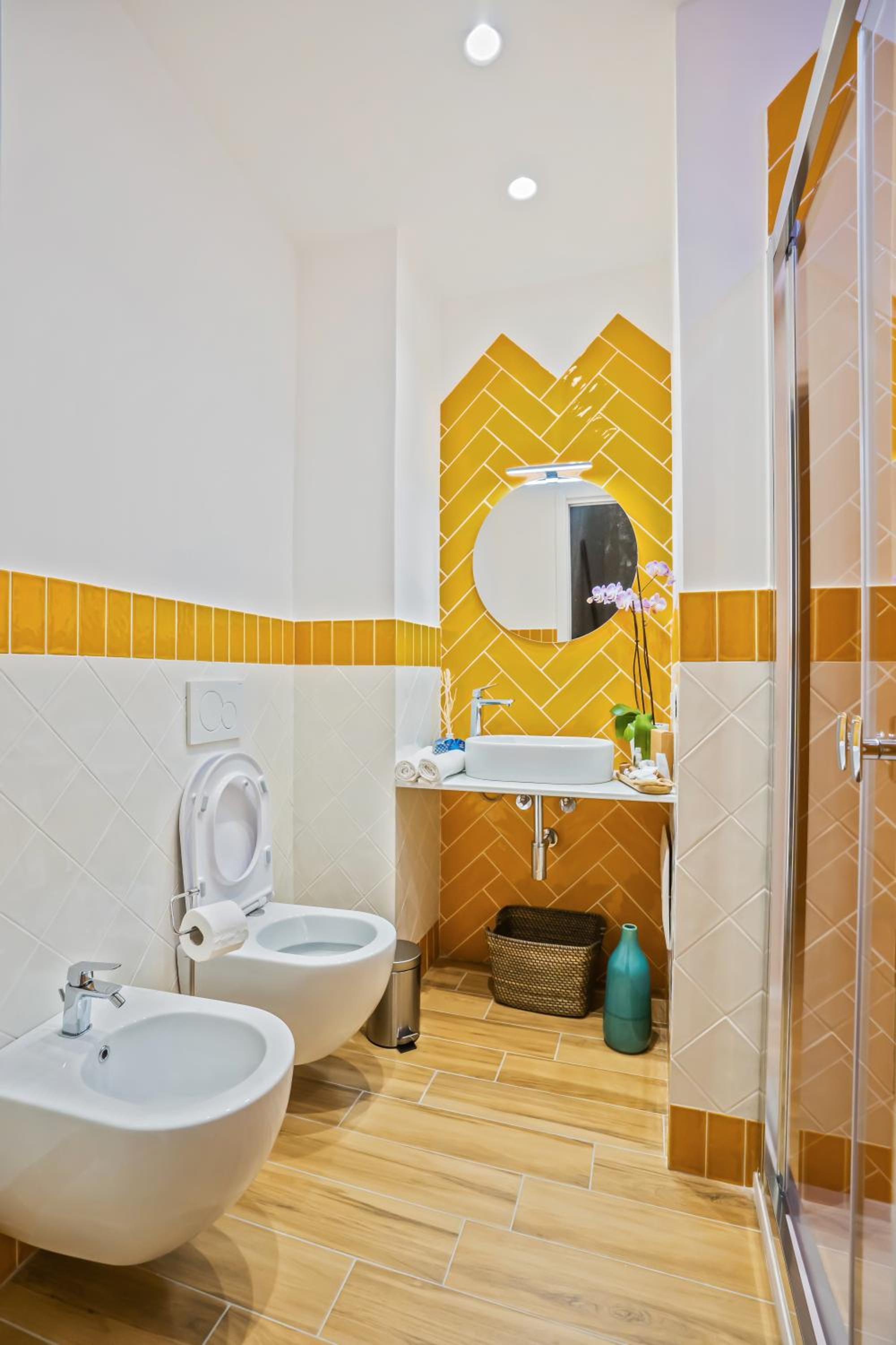 Deluxe Double Room with Side Sea View