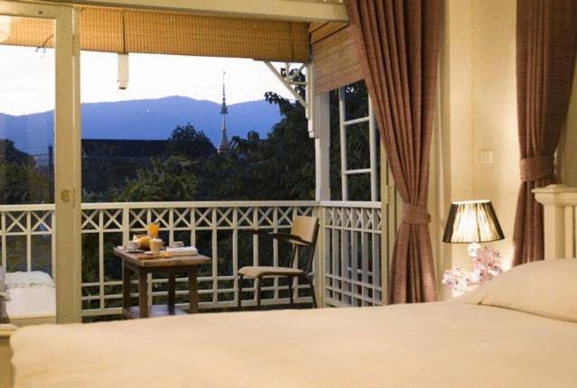 Deluxe Double Room with Balcony - Photo 26