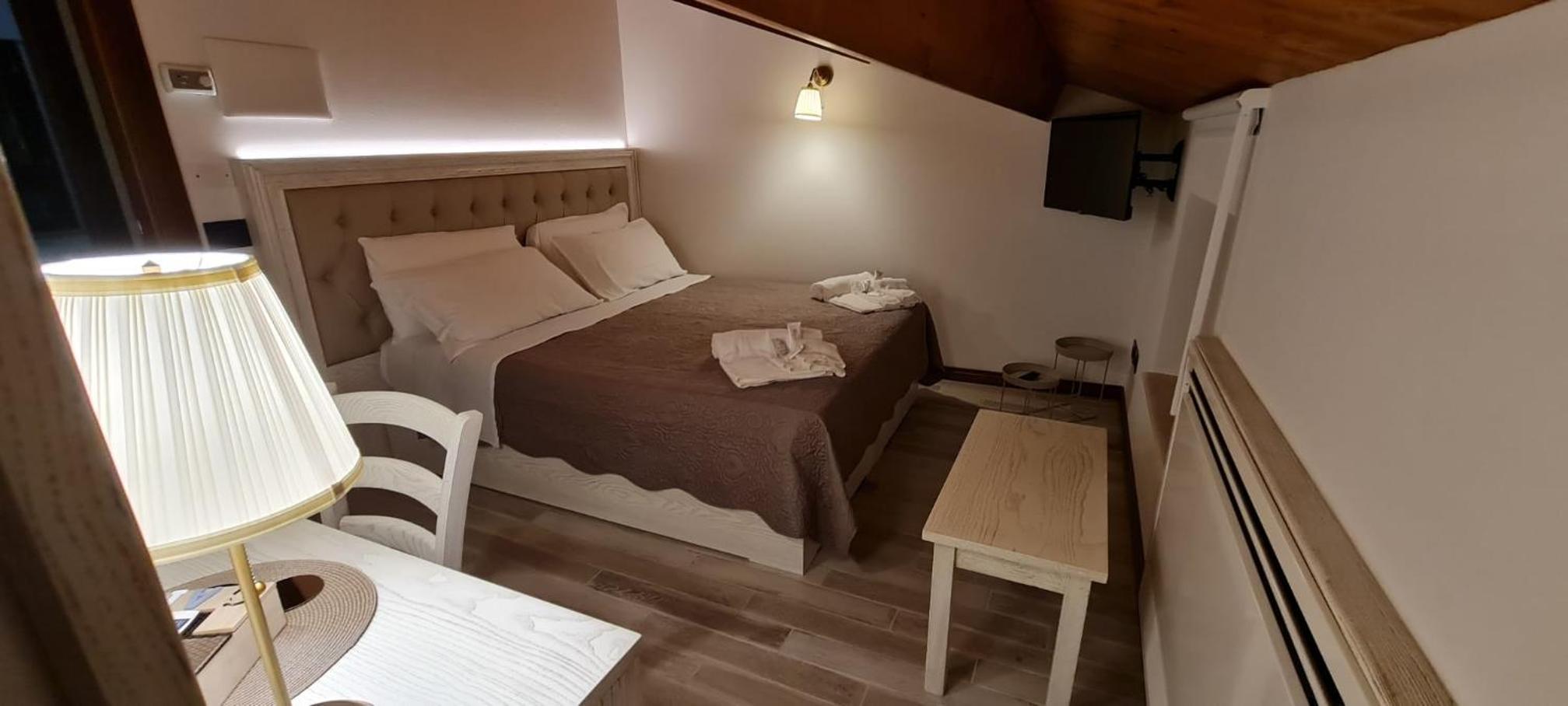 Double or Twin Room photo 2