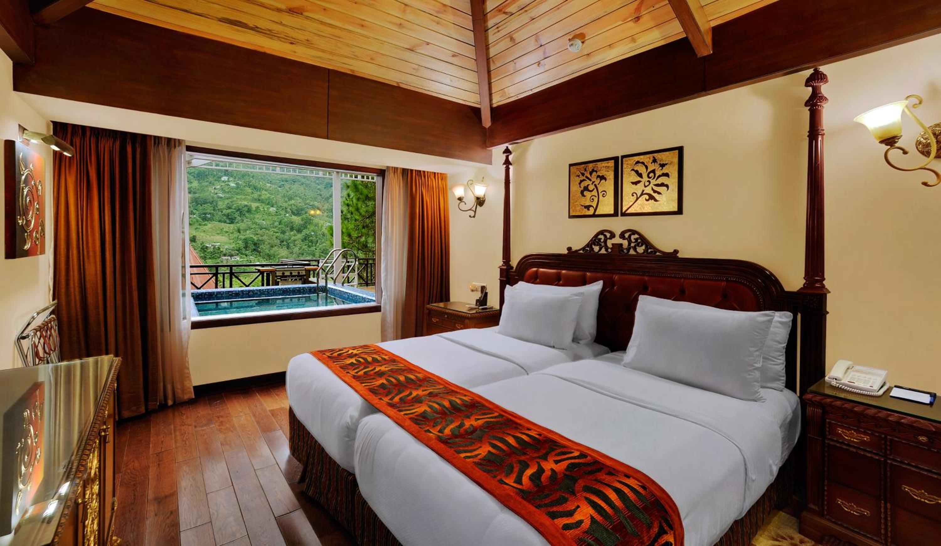 Regent Villa - 10% Discount on Foods & Soft Beverages* | 15% Discounts on Laundry Services* | INR 500 spa credit during your stay on selective Massage services. TnC Apply.* | Free Mini-bar - 2 cans of soft Beverages (Once on Arrival) - Photo 1