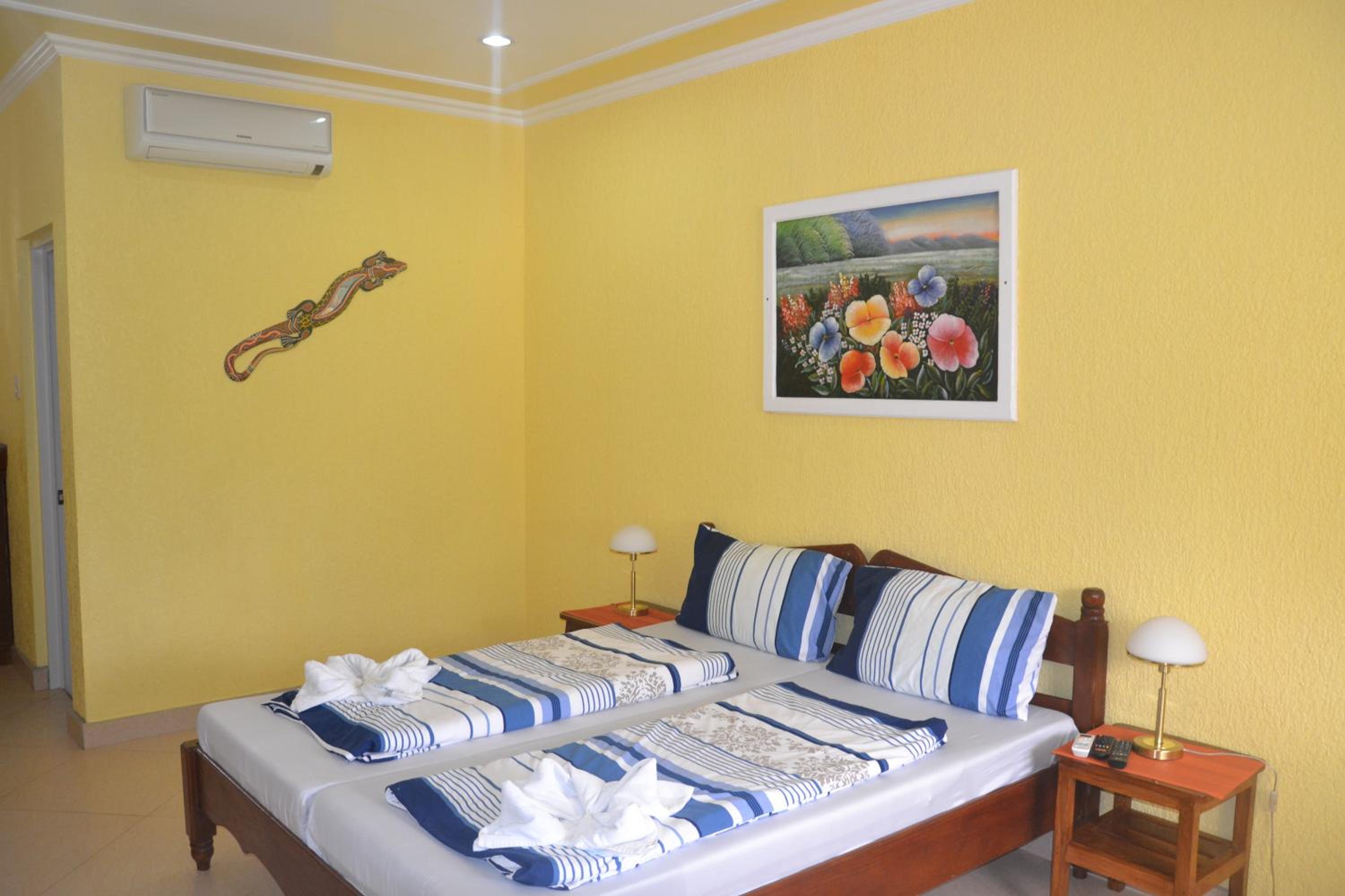 Super Deluxe Room - Photo 7