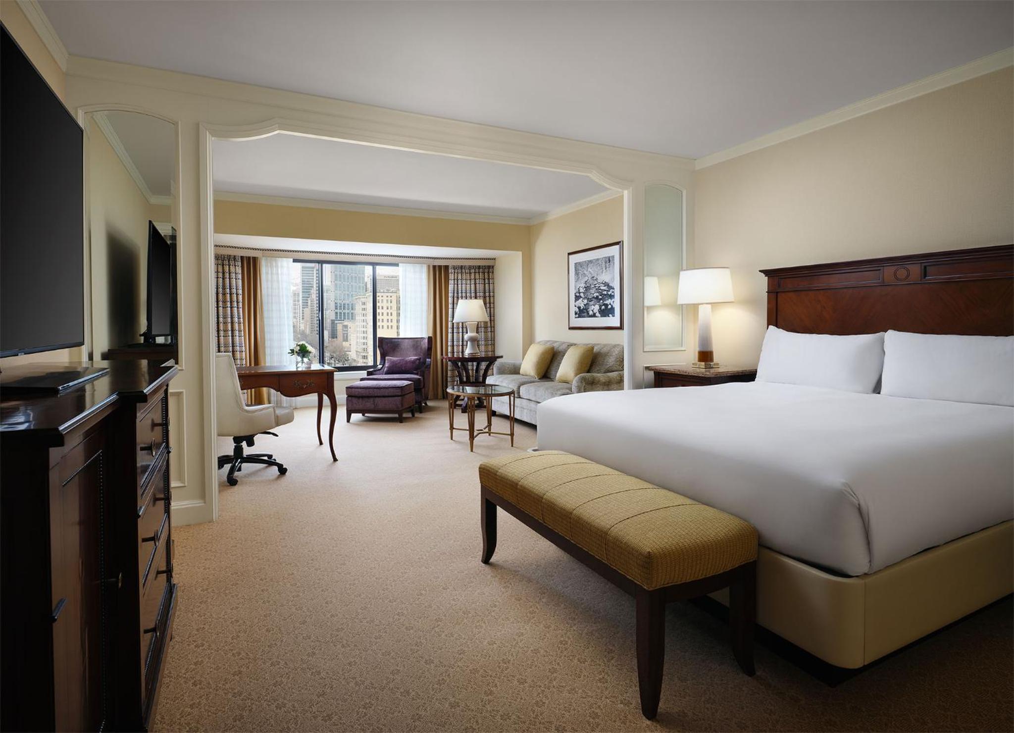Superior Tower King Room  - Photo 4