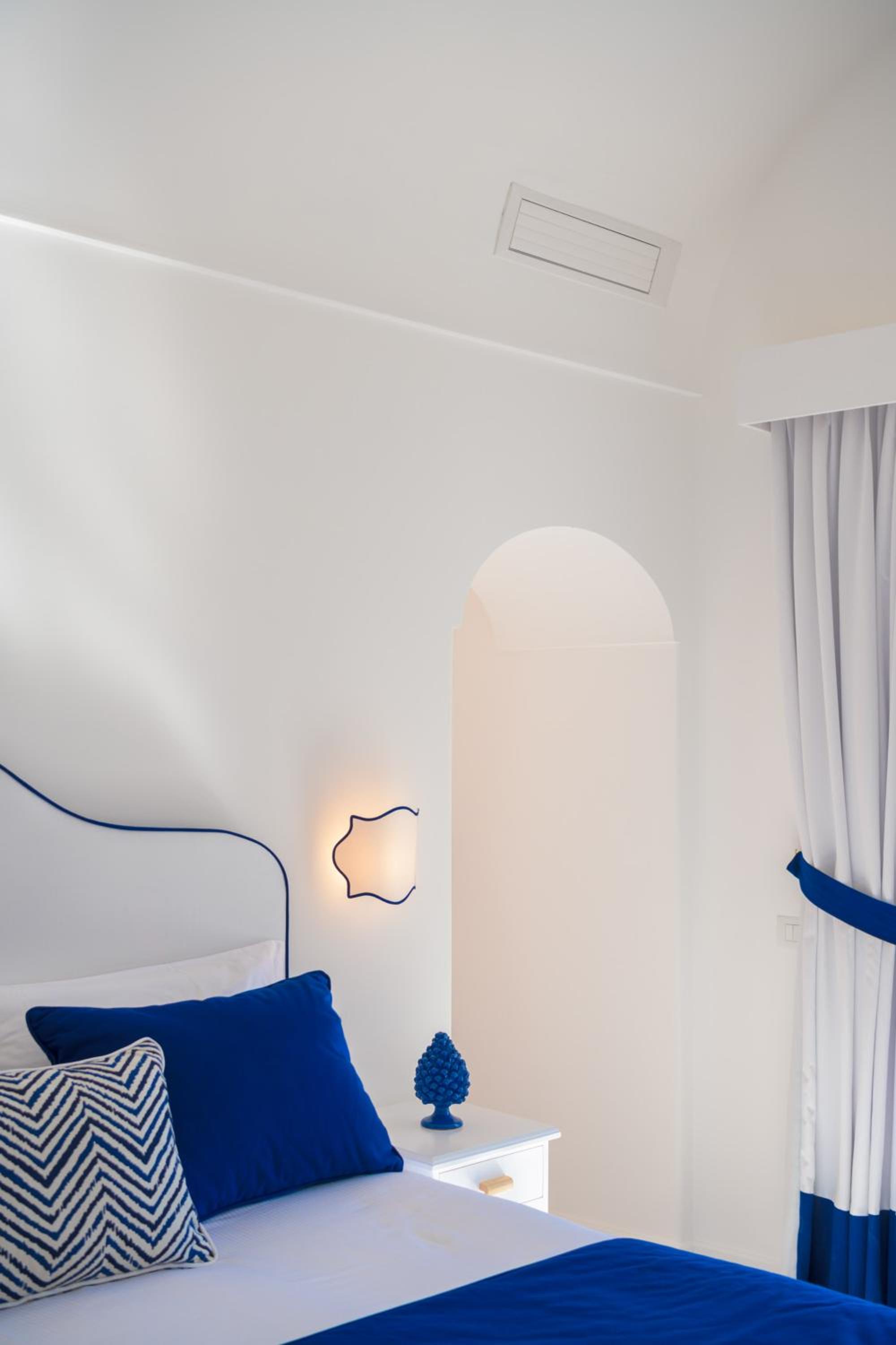 King Suite with Spa Bath photo 1