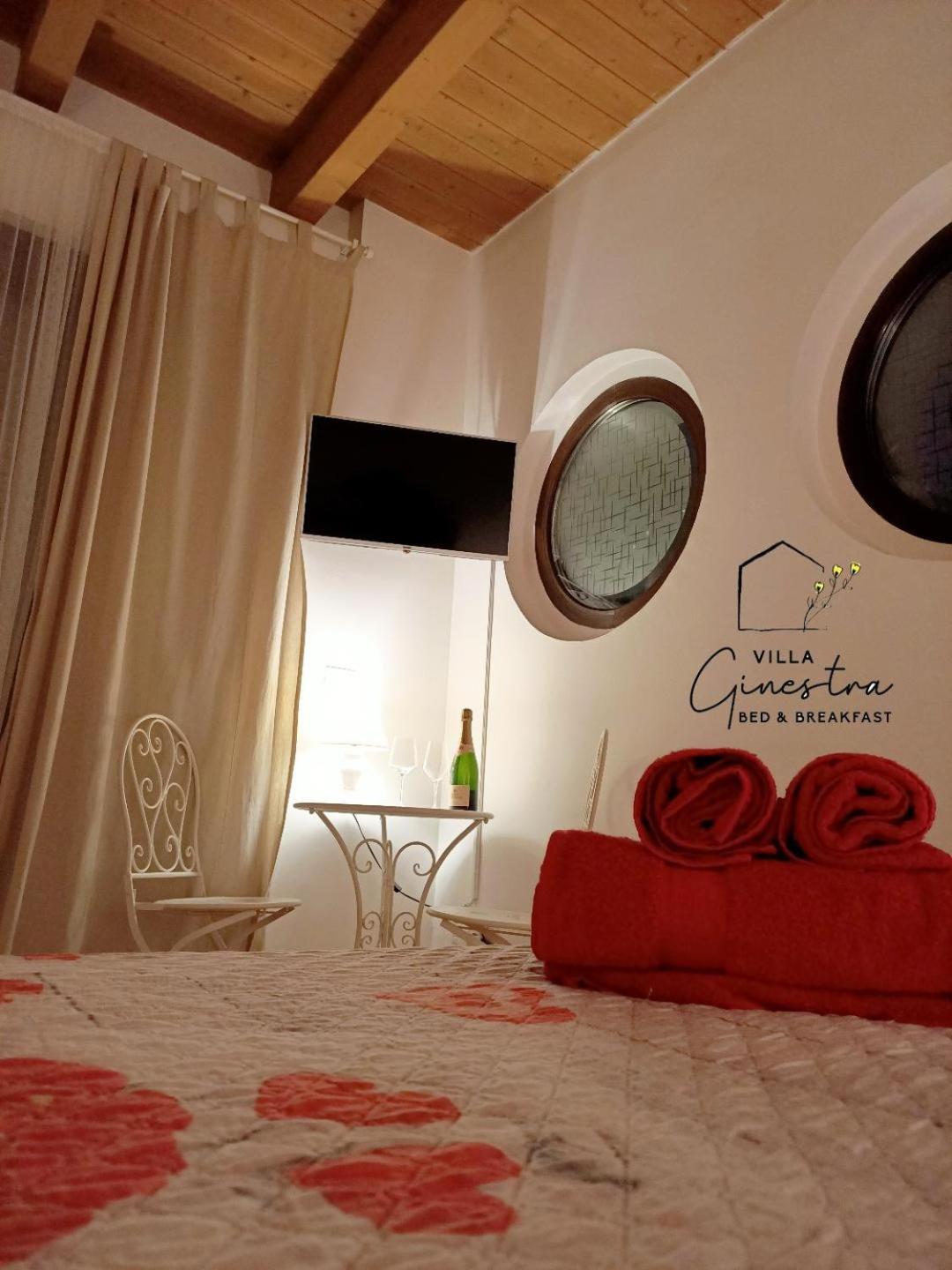 Double Room - Photo 7