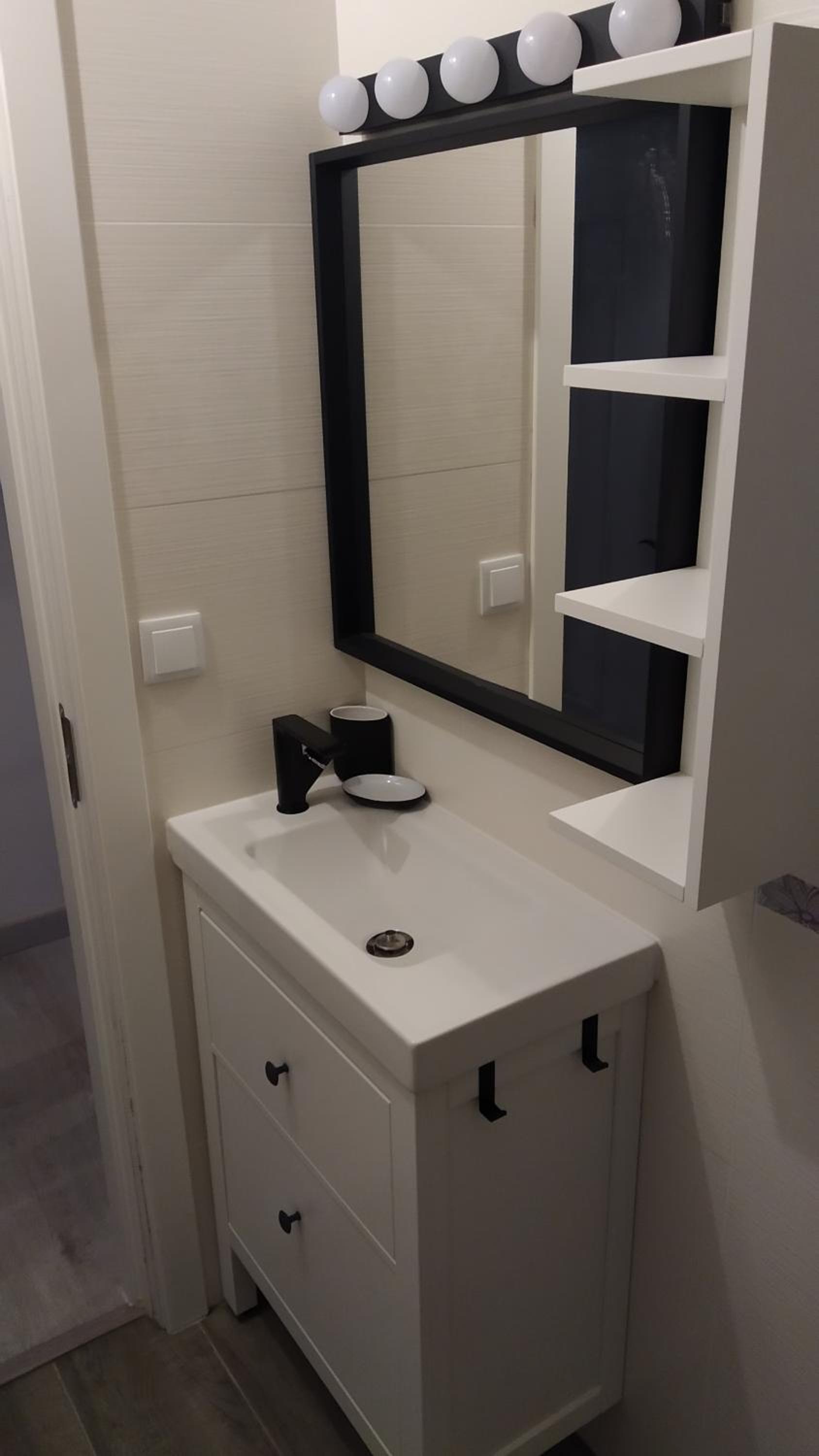 Double Room with Balcony - Photo 13