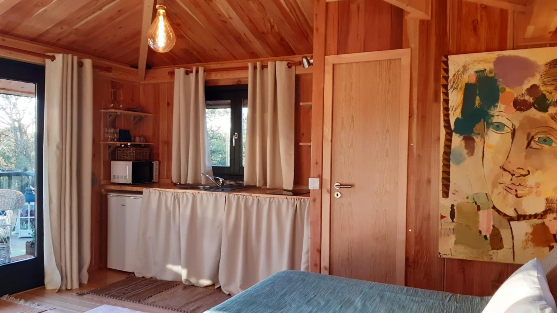 Deluxe Bungalow with Garden View photo 3