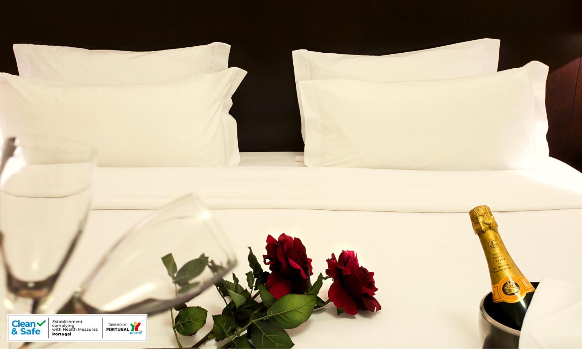 Double Room with Romantic Package  - Photo 4