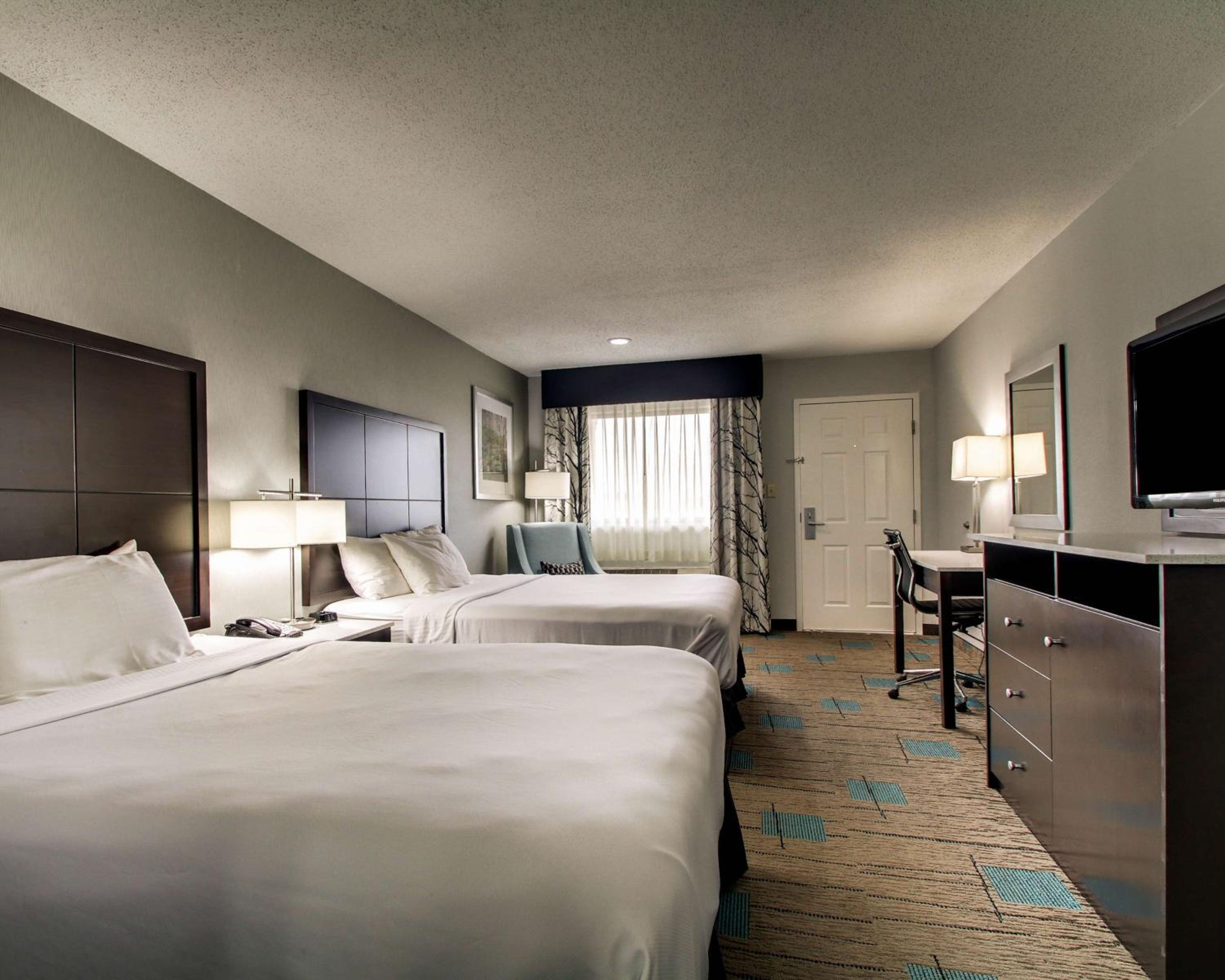 Queen Room with Two Queen Beds - Photo 1