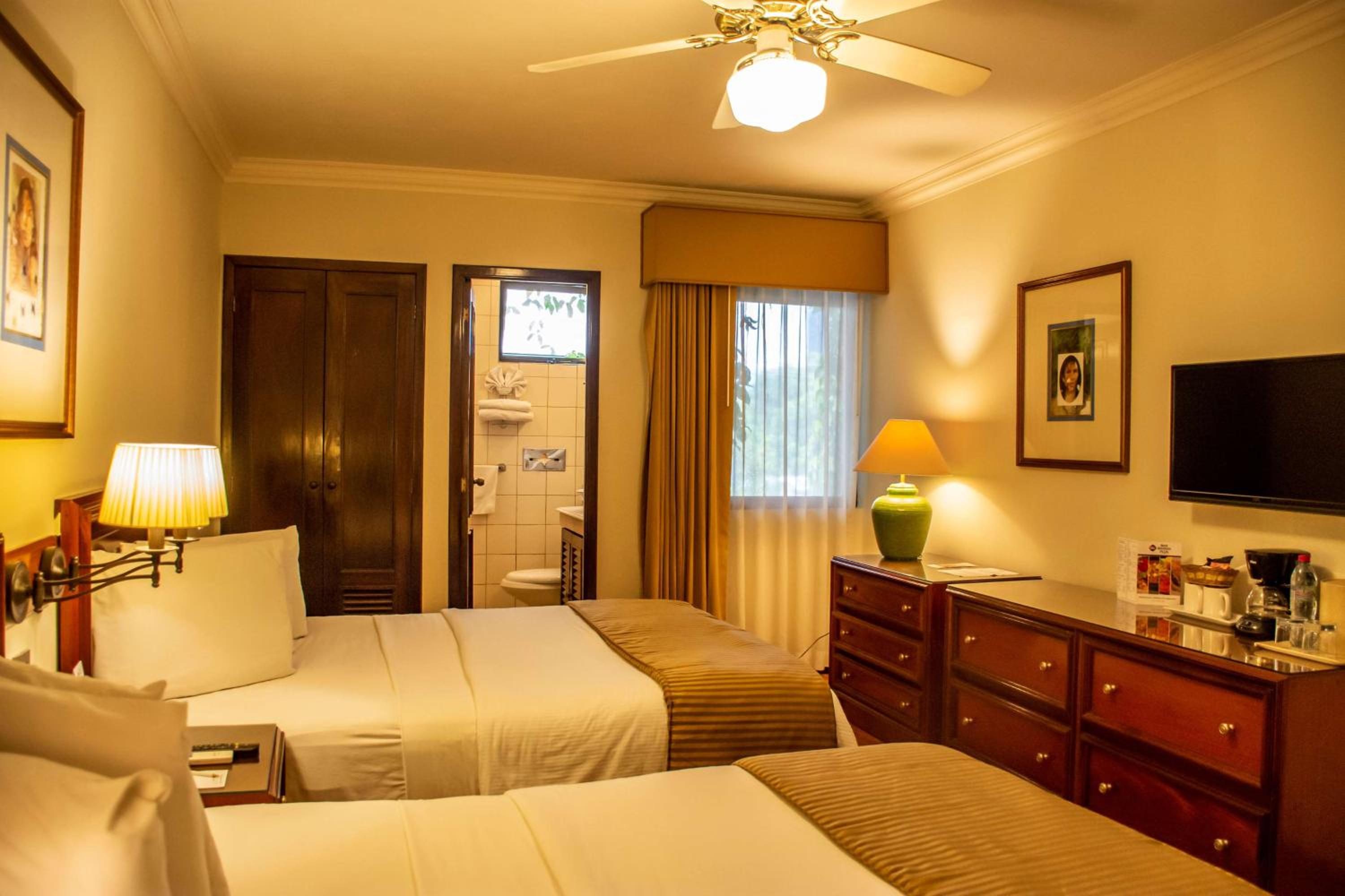 Double Room with Two Double Beds - Smoking