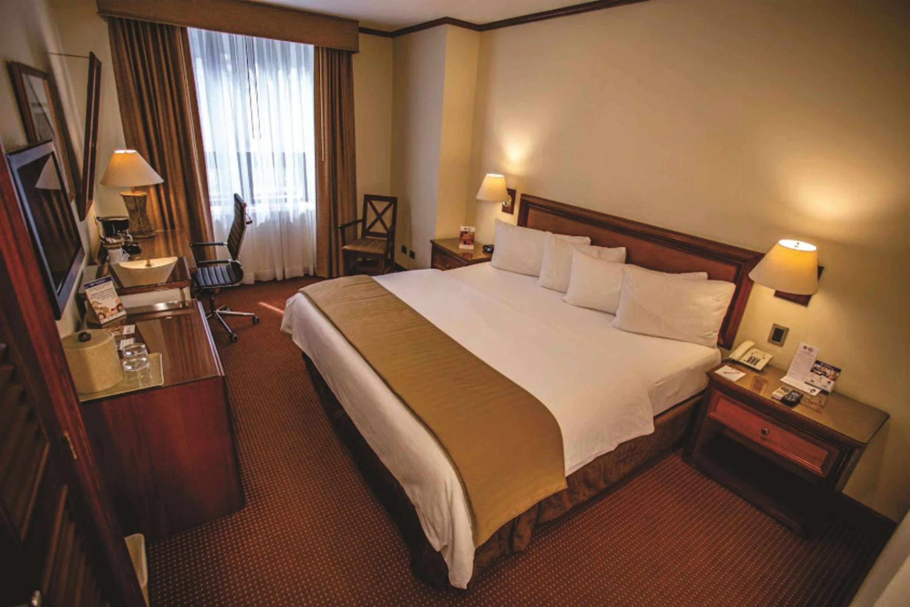Junior Suite with Sofa Bed - Non-Smoking photo 2