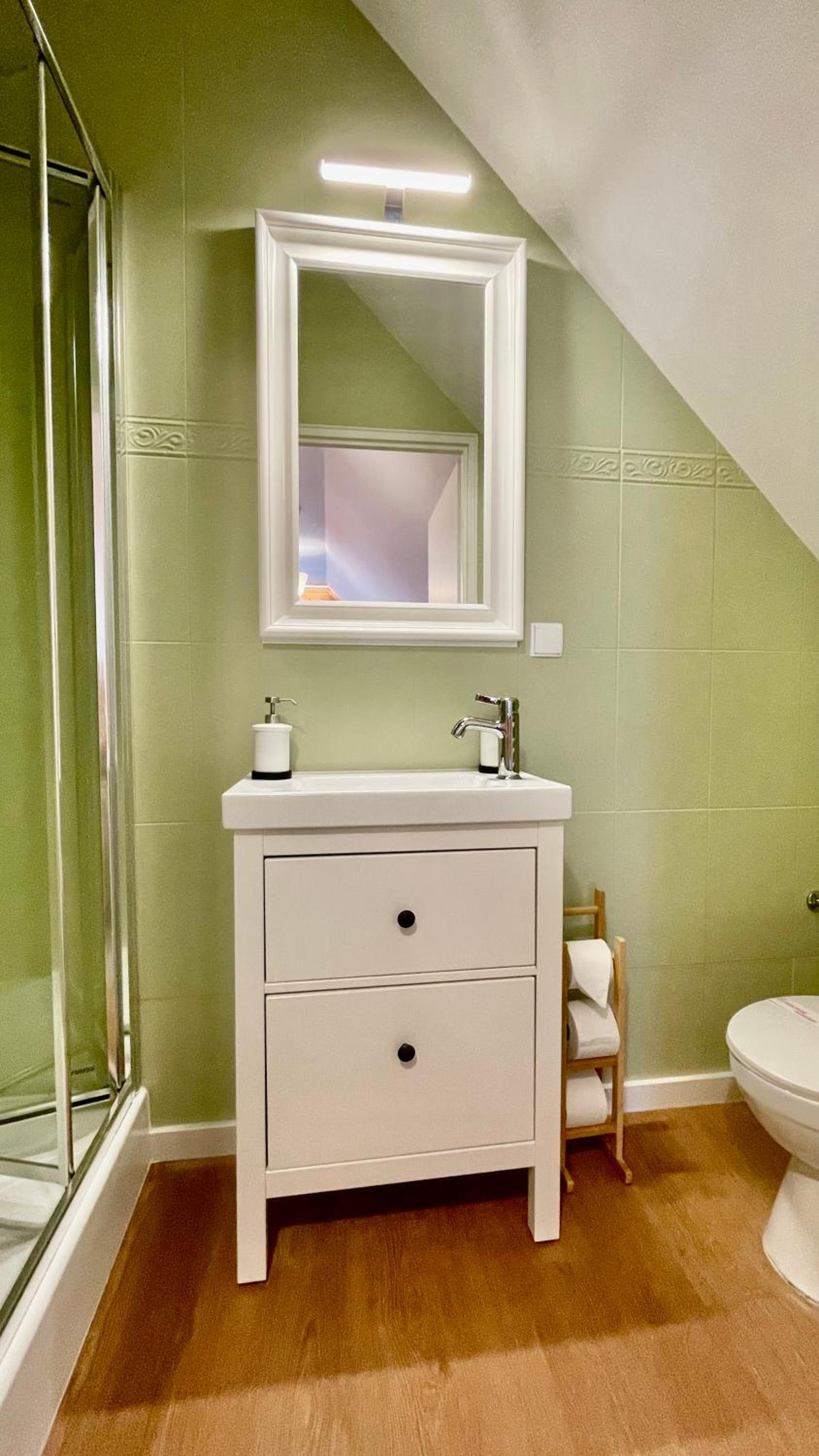 Standard Double or Twin Room - Photo 6