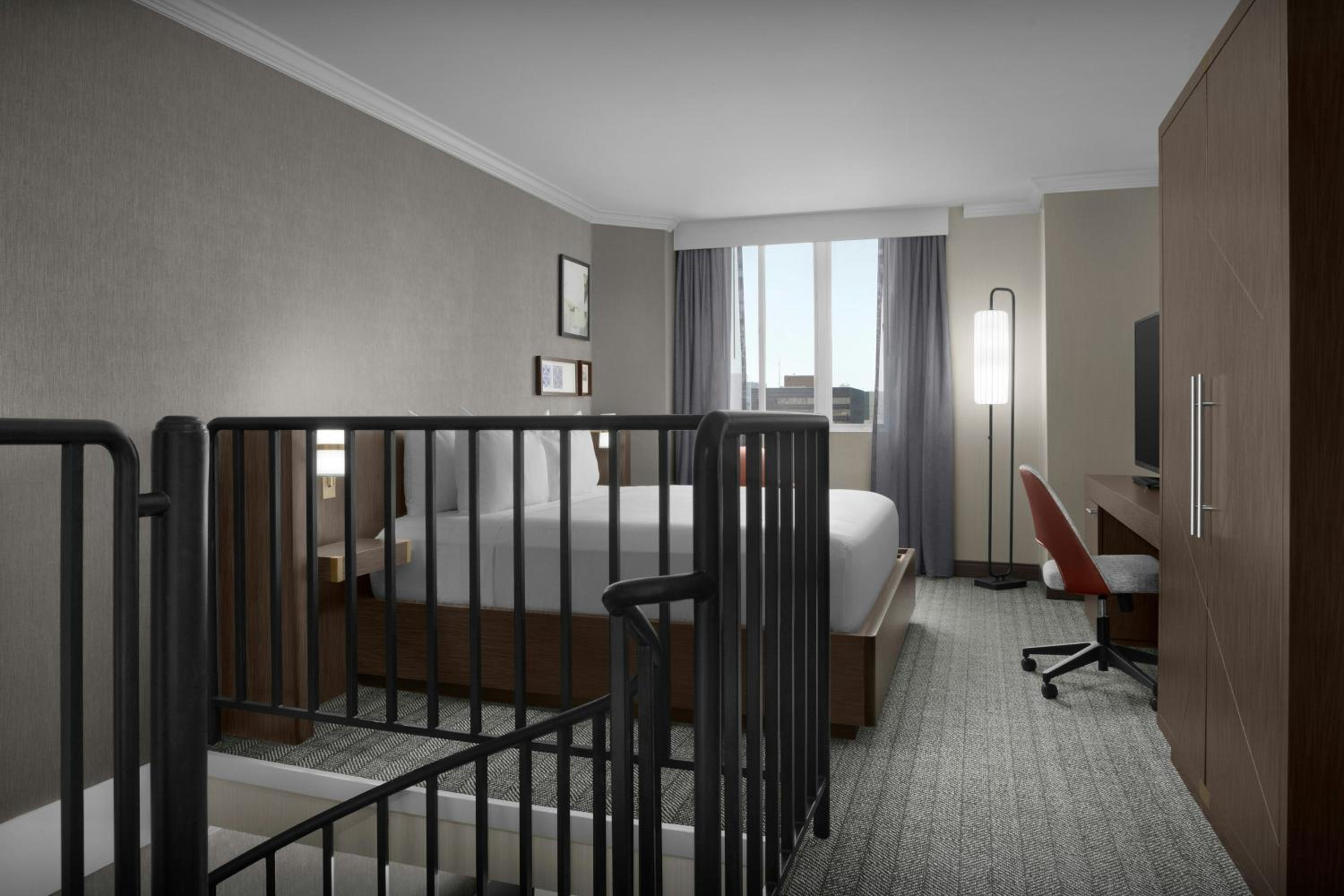 One-Bedroom King Loft with Sofa Bed