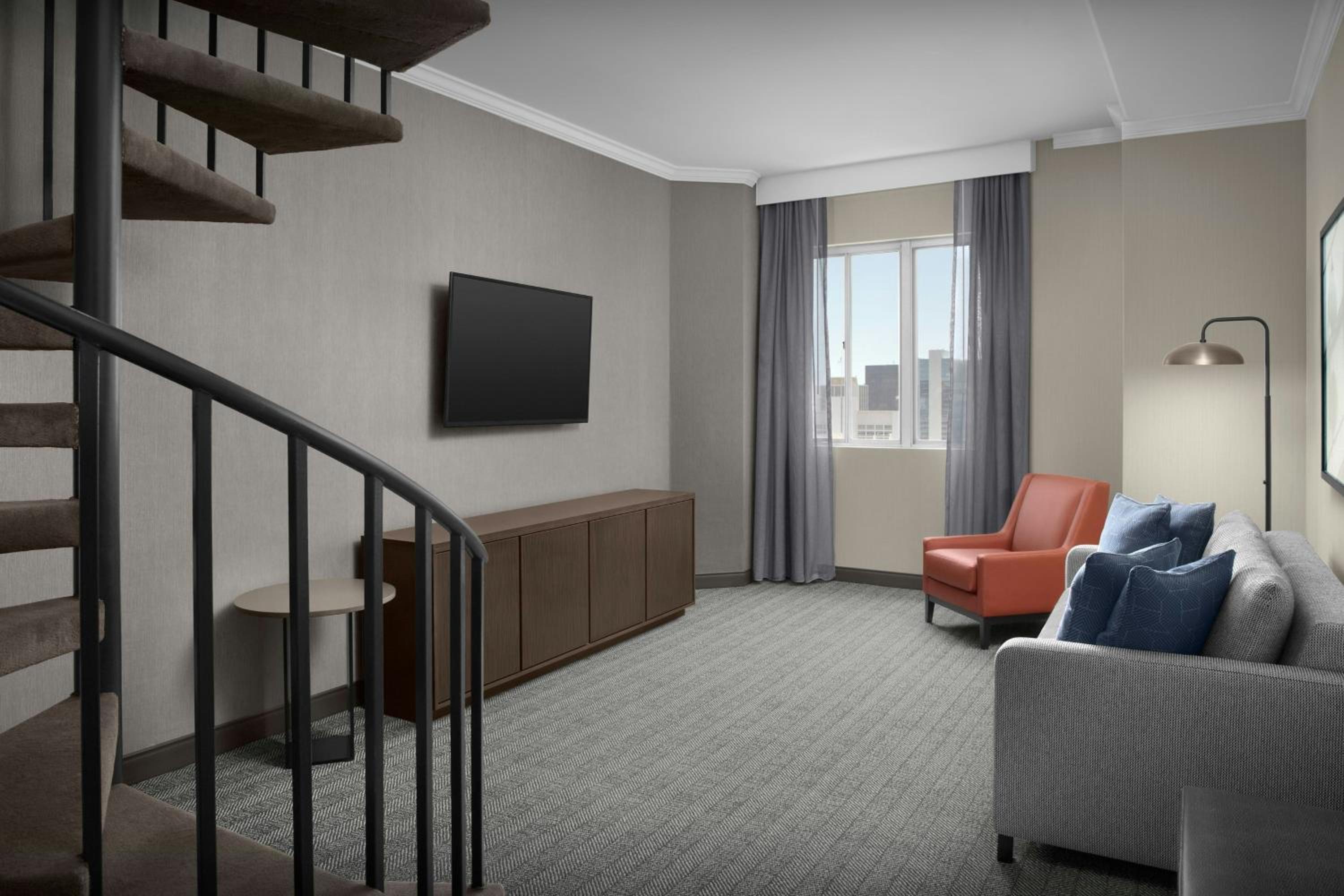 One-Bedroom King Loft with Sofa Bed - Hearing Accessible